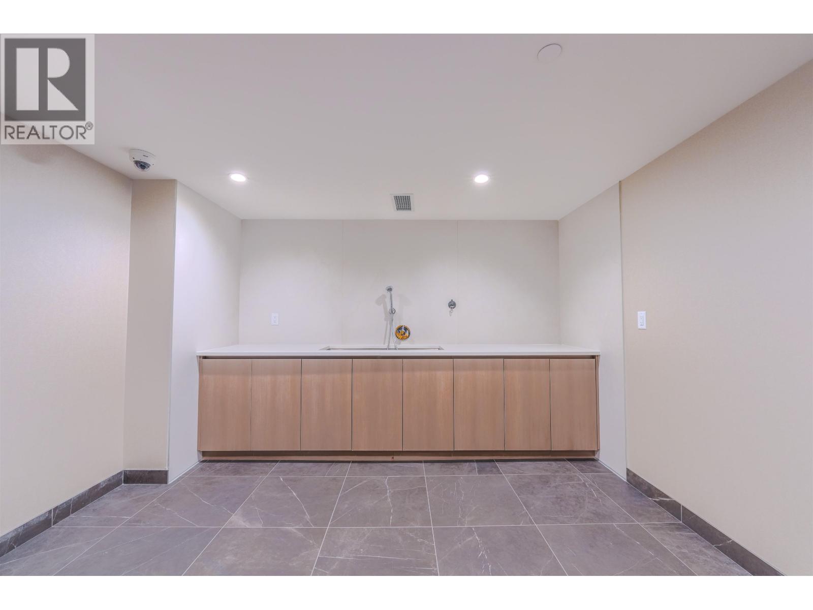 1602 4890 Lougheed Highway Property Photo 38