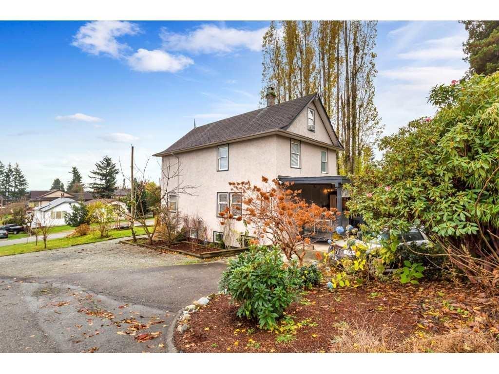 32945 3 Avenue Property Photo 2