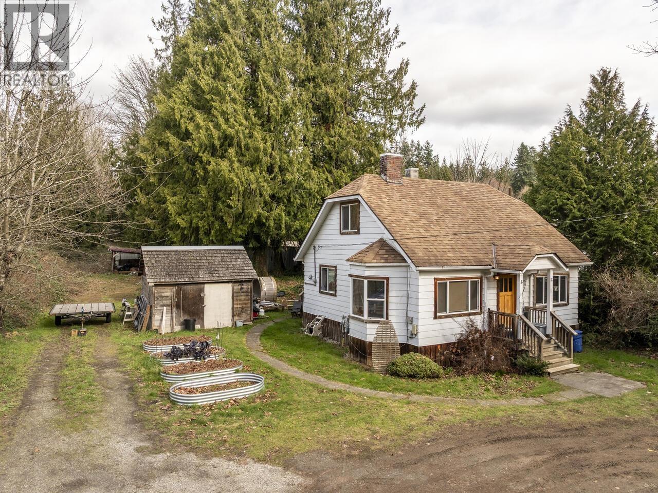 4404 Sunshine Coast Highway Property Photo 4