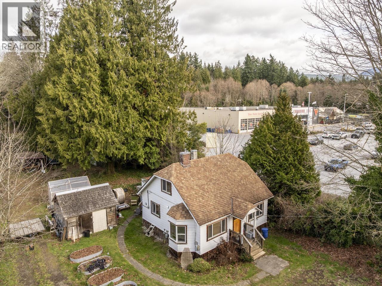 4404 Sunshine Coast Highway Property Photo 7