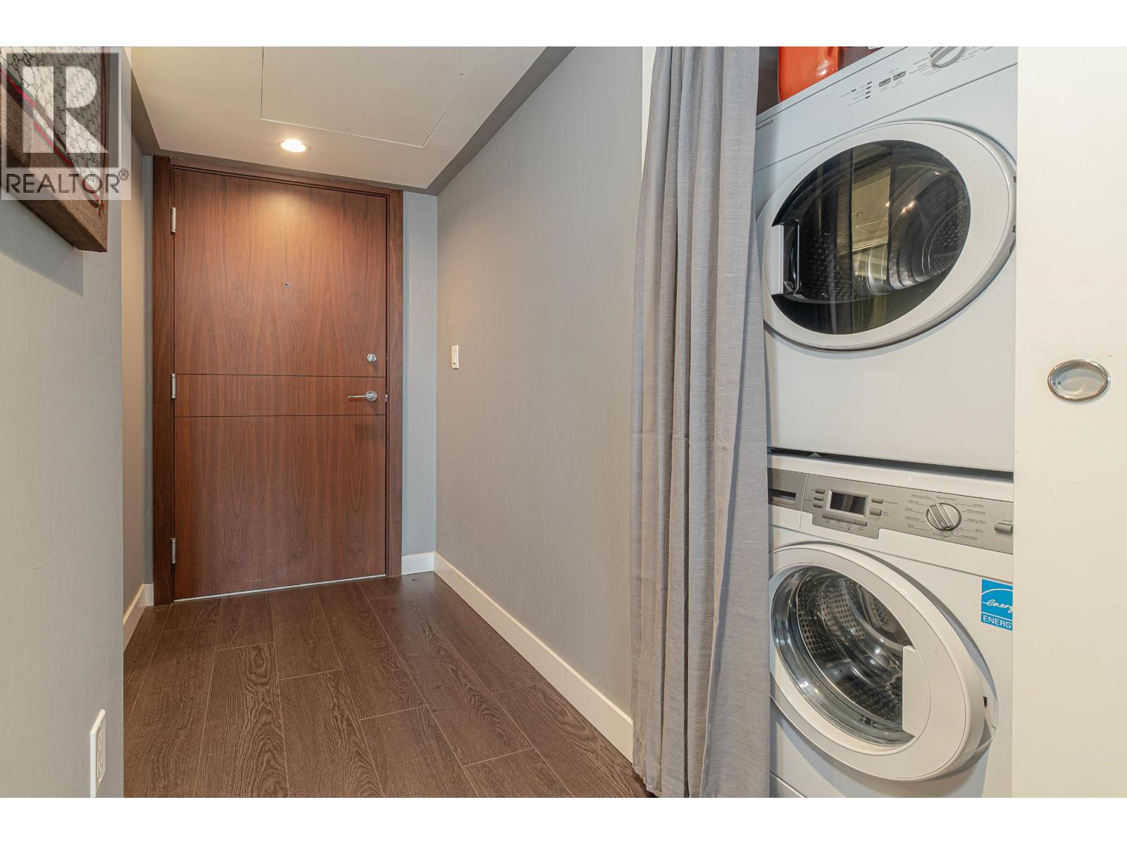 601 8833 Hazelbridge Way Property Photo 24