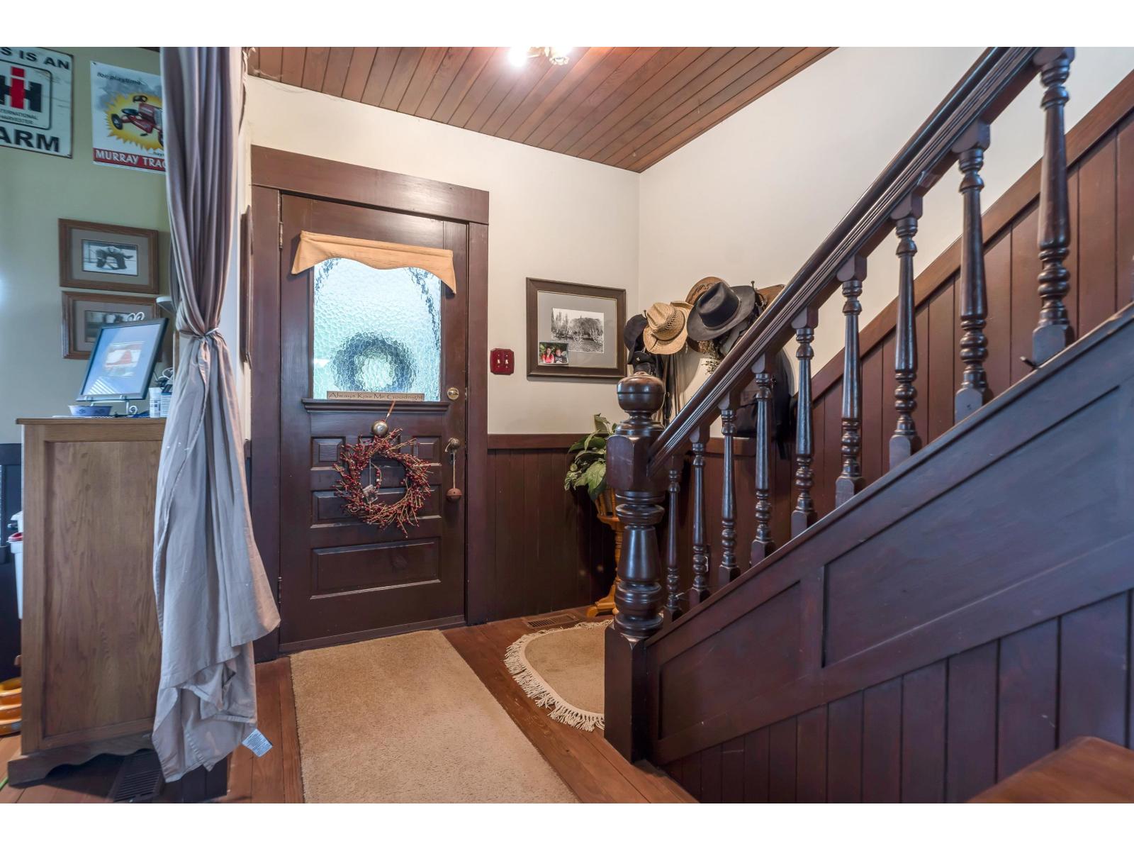 21293 96 Avenue Property Photo 9