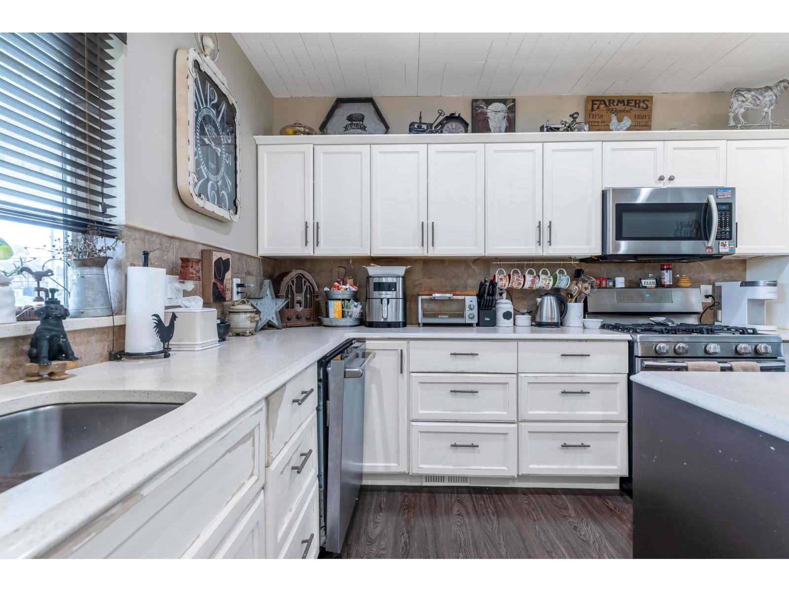 21293 96 Avenue Property Photo 11