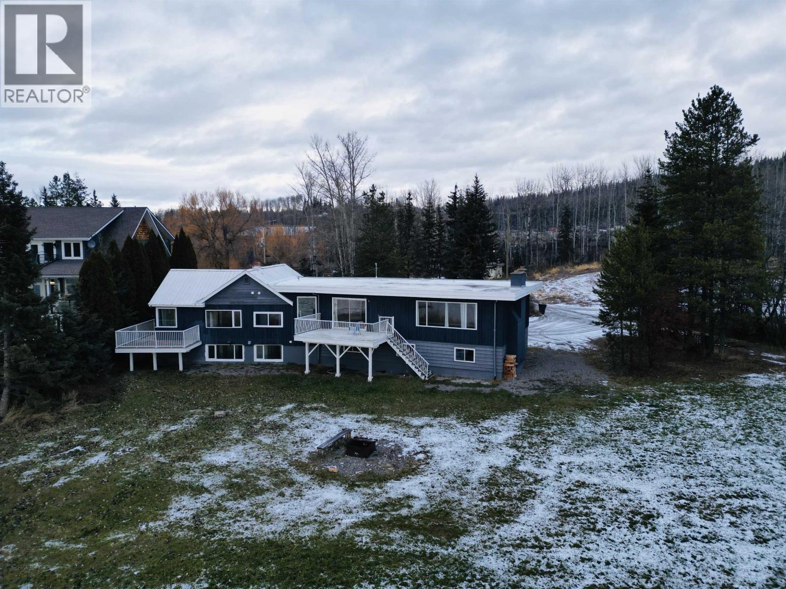 298 Pioneer Way Property Photo 4