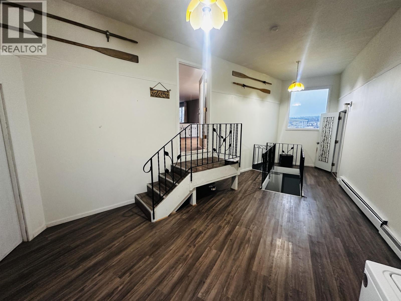 298 Pioneer Way Property Photo 12
