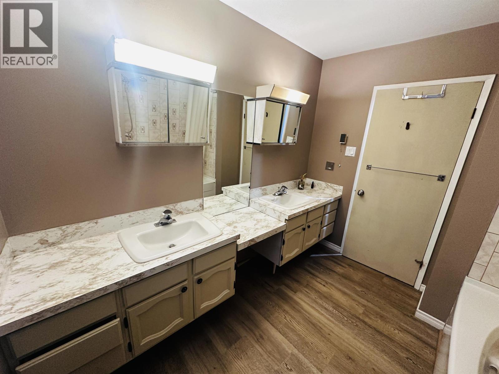 298 Pioneer Way Property Photo 19