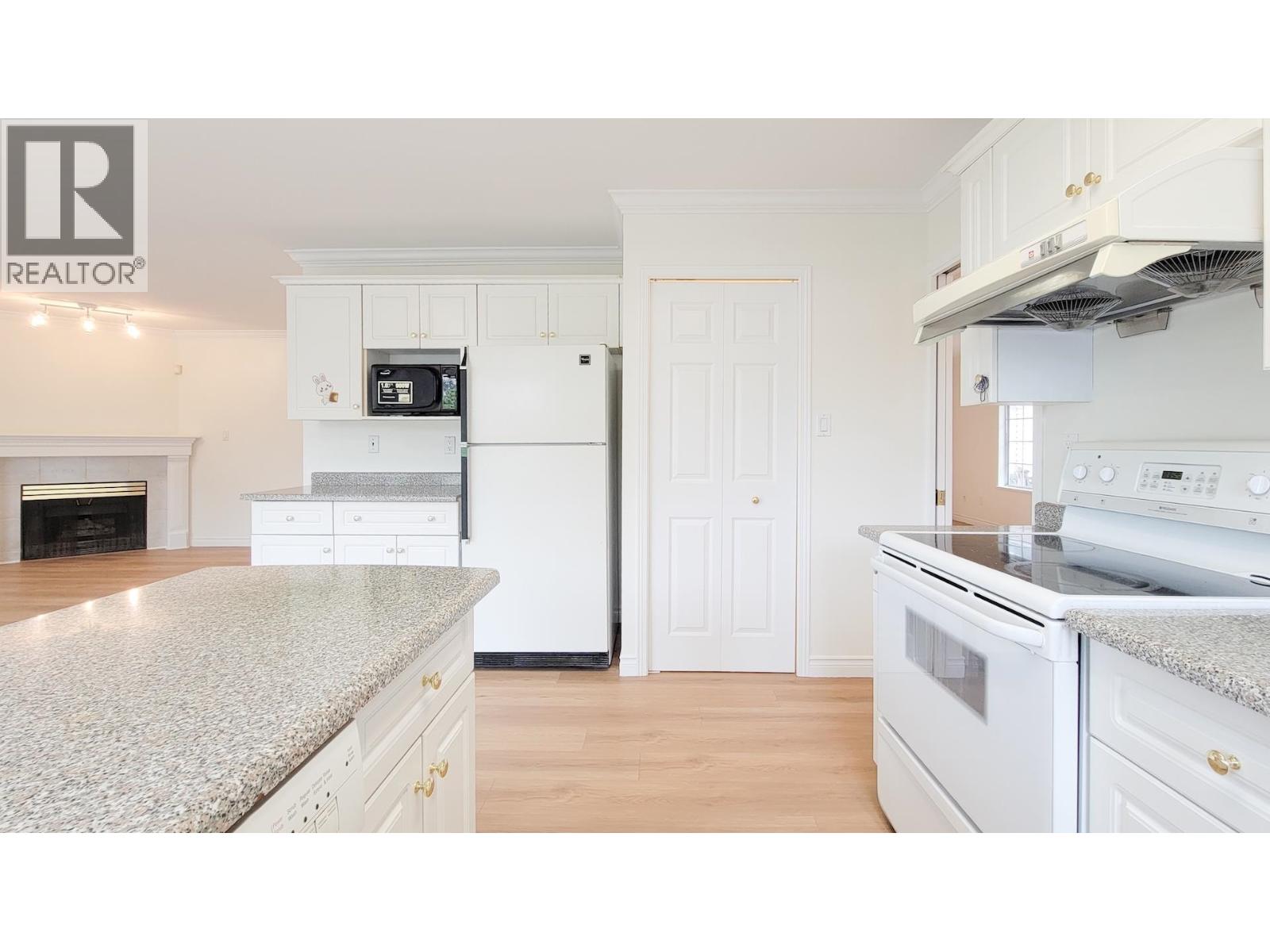 22260 Garratt Drive Property Photo 12