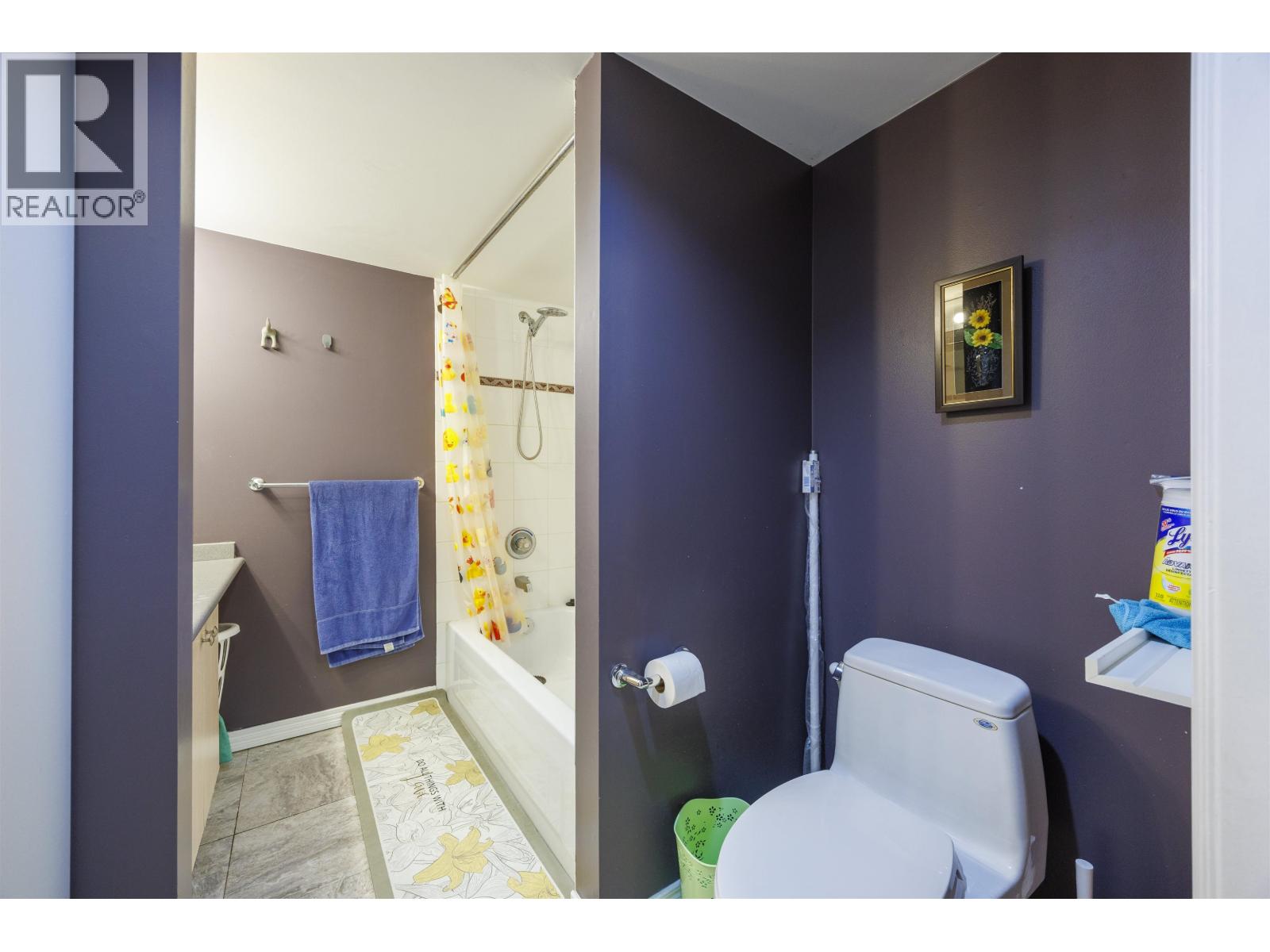 210 1163 The High Street Property Photo 5
