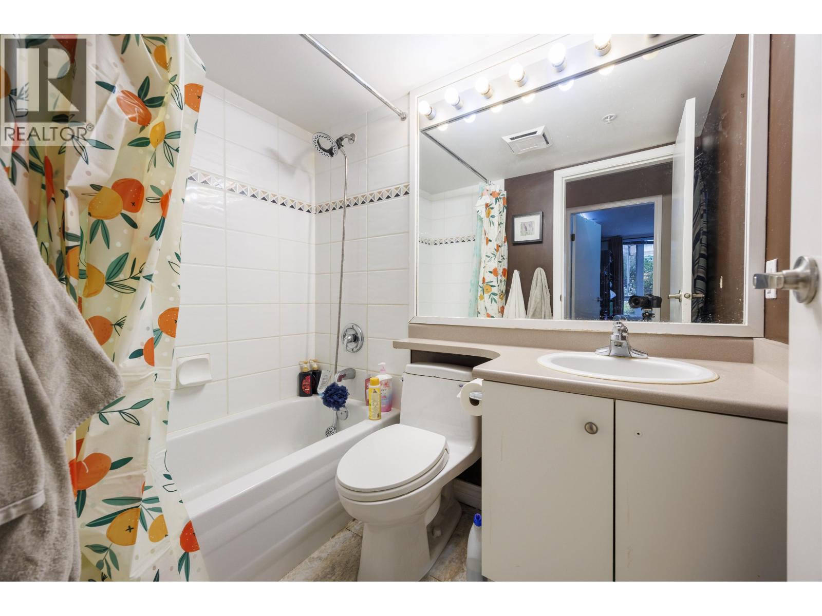 210 1163 The High Street Property Photo 7