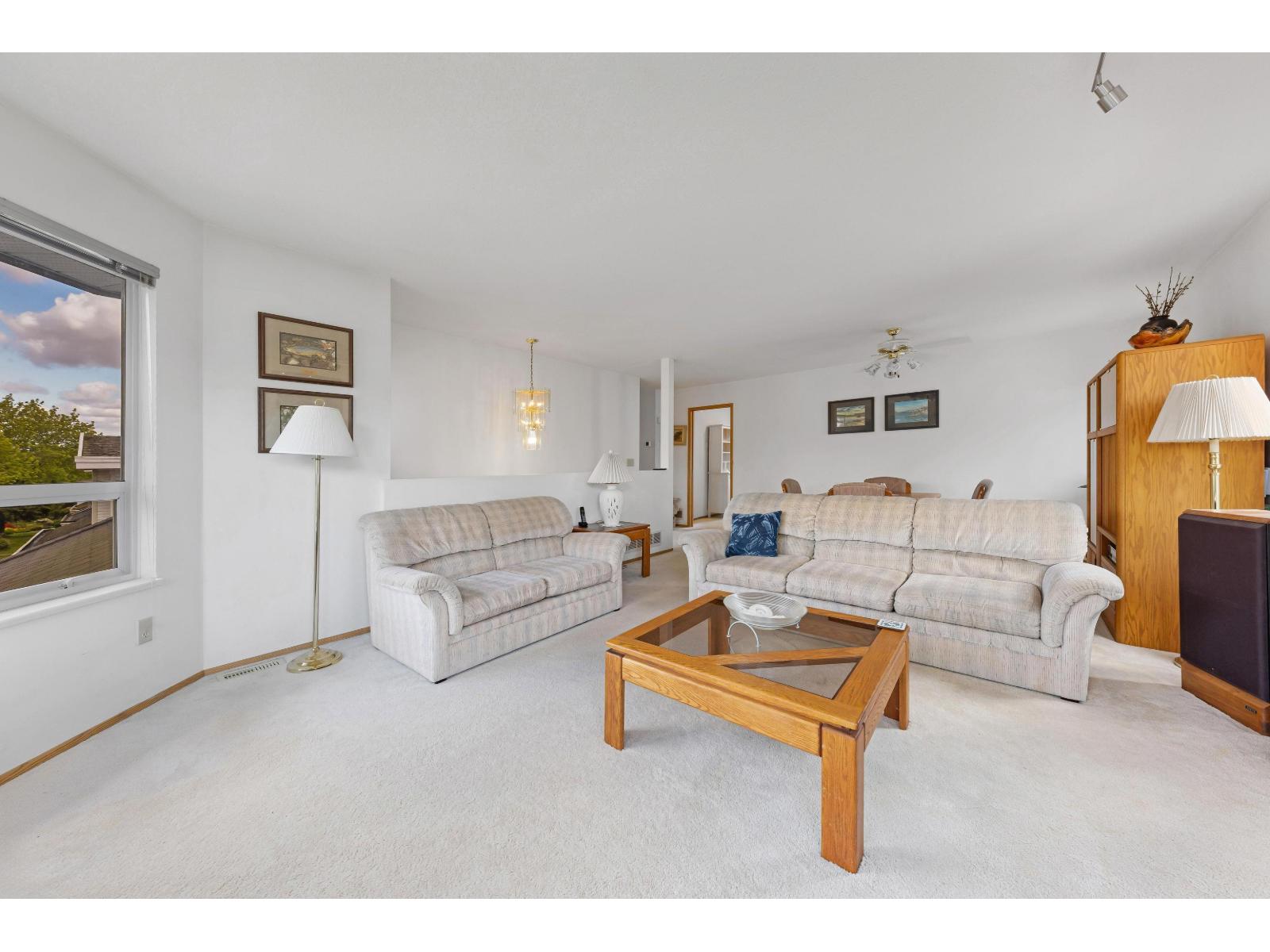 15852 100 Avenue Property Photo 6