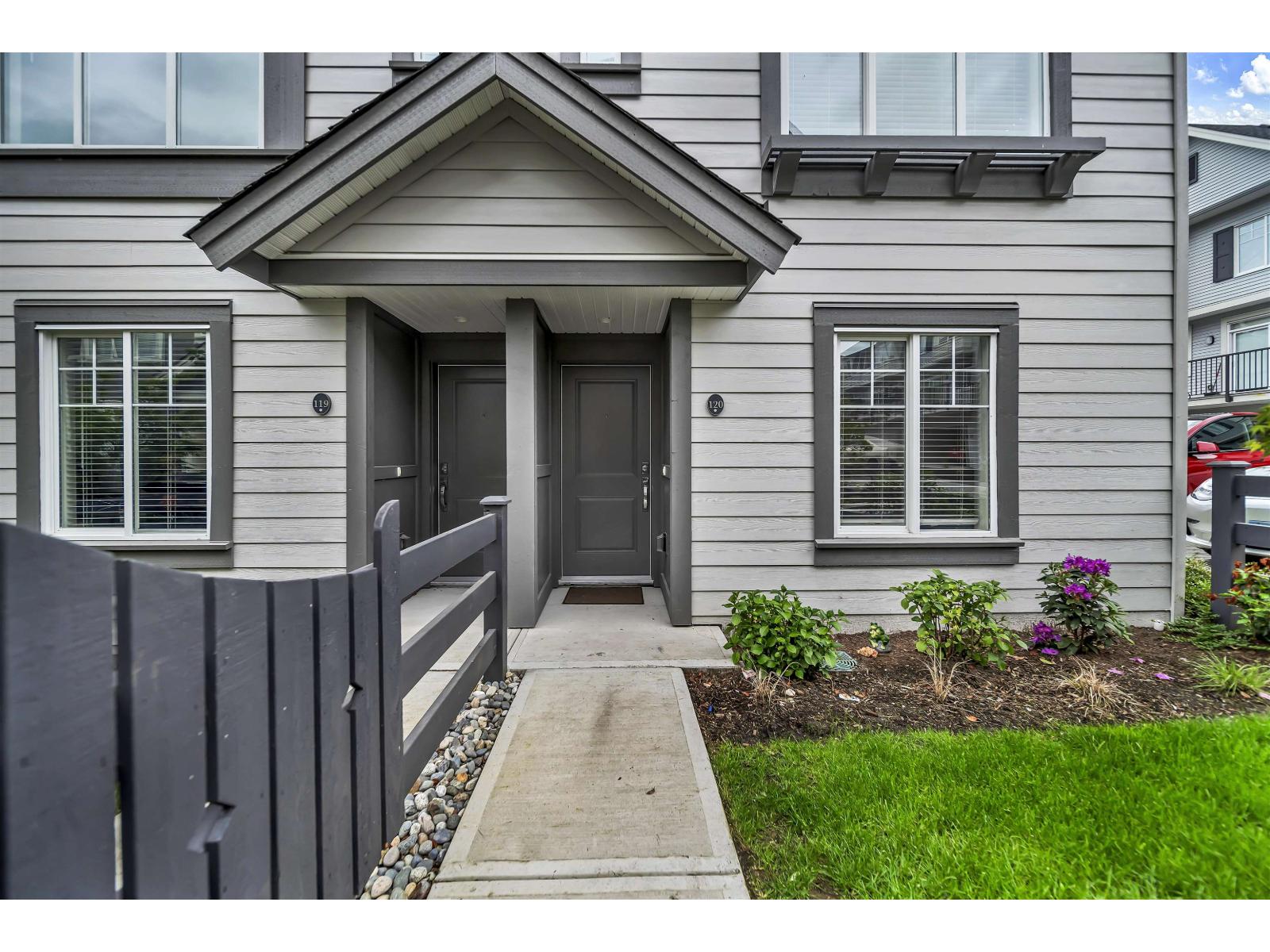 120 15778 85 Avenue Property Photo 2