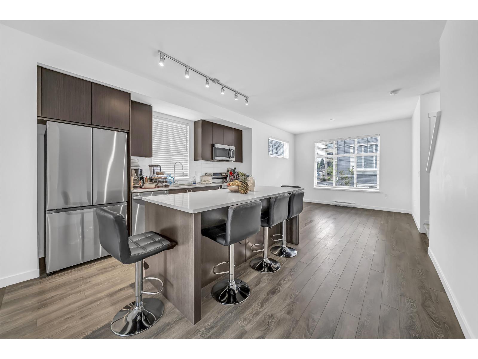 120 15778 85 Avenue Property Photo 6