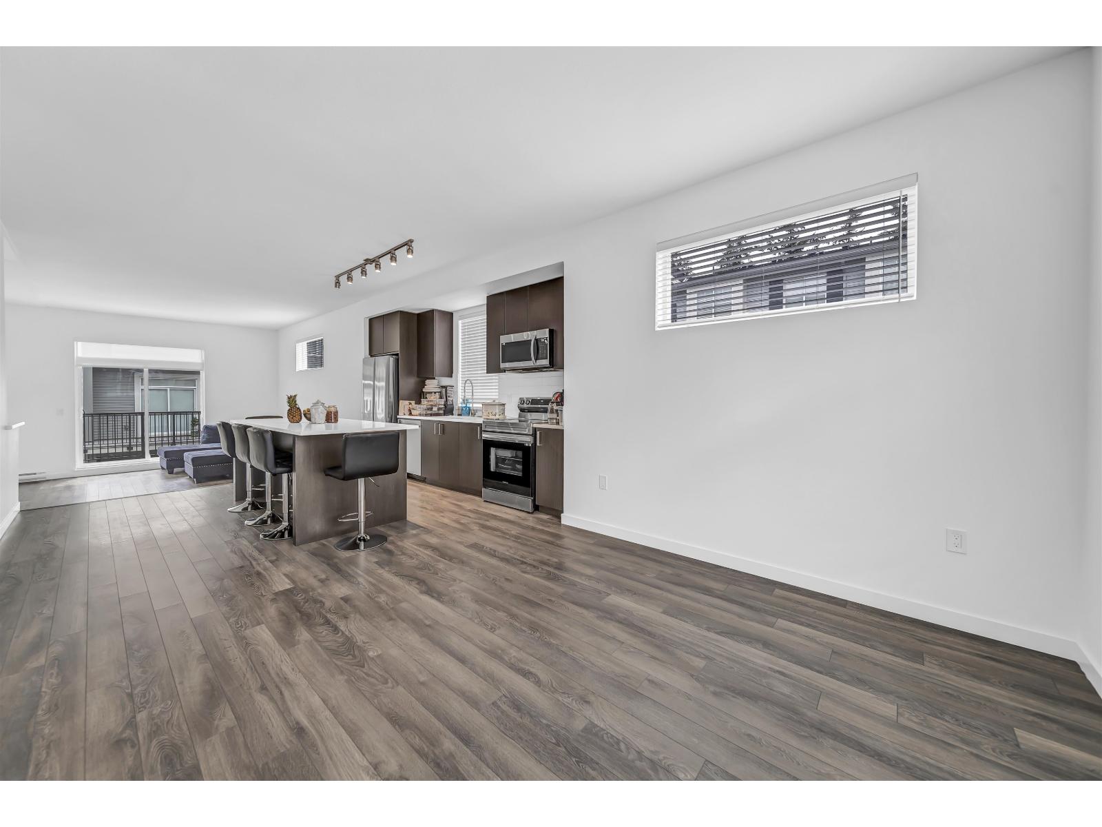 120 15778 85 Avenue Property Photo 10
