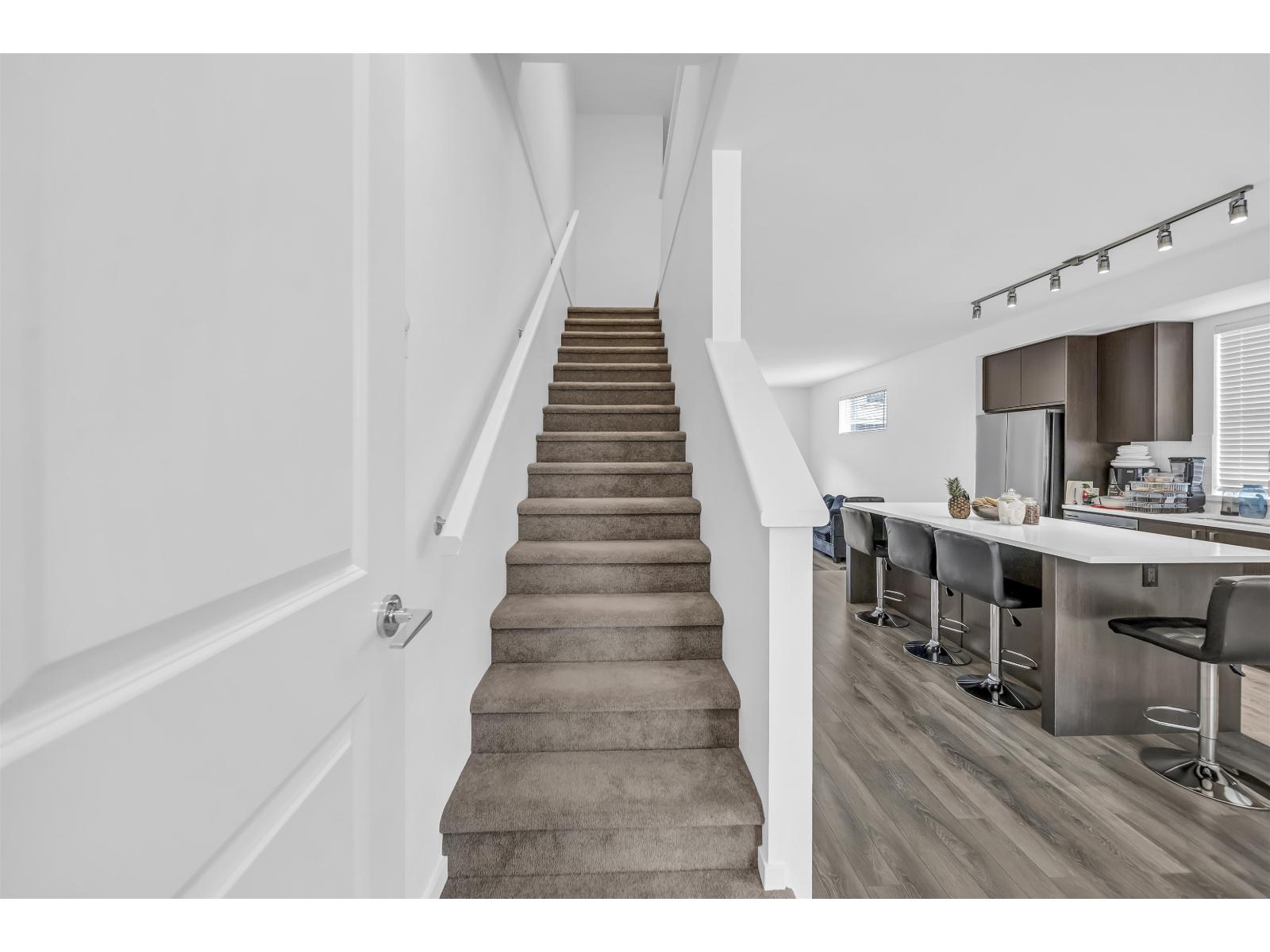 120 15778 85 Avenue Property Photo 12