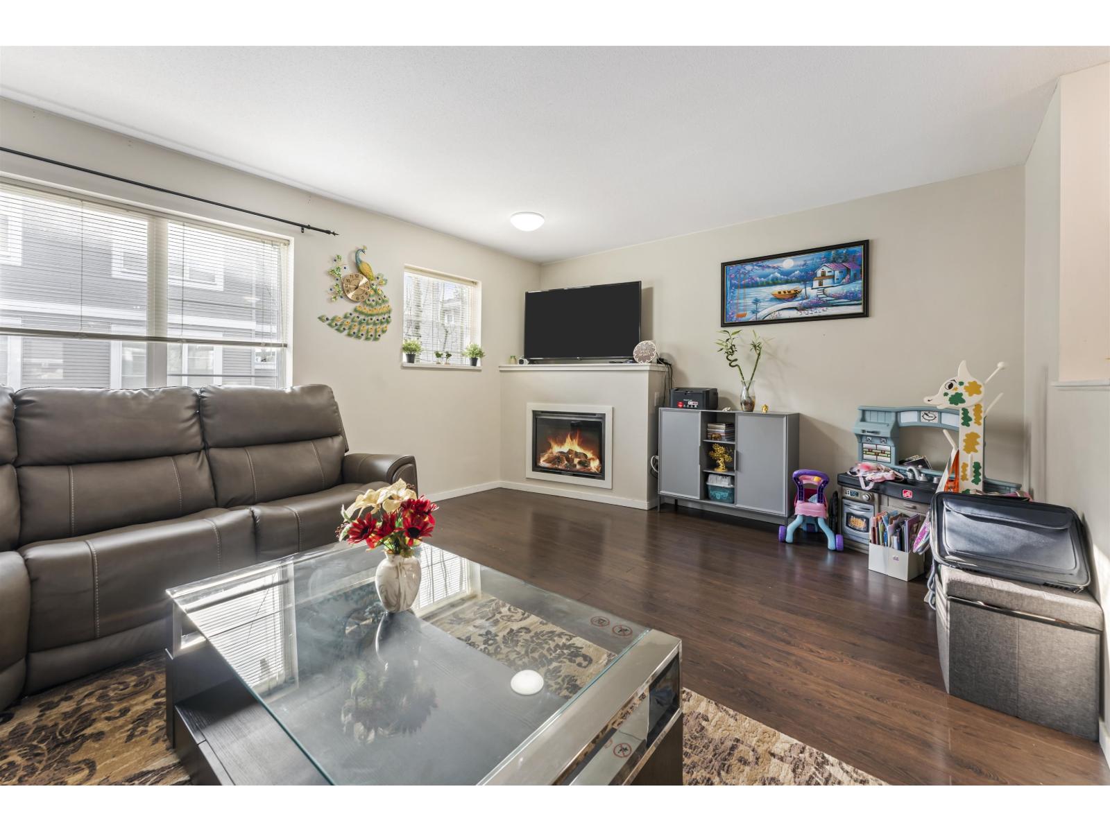 85 15155 62a Avenue Property Photo 7