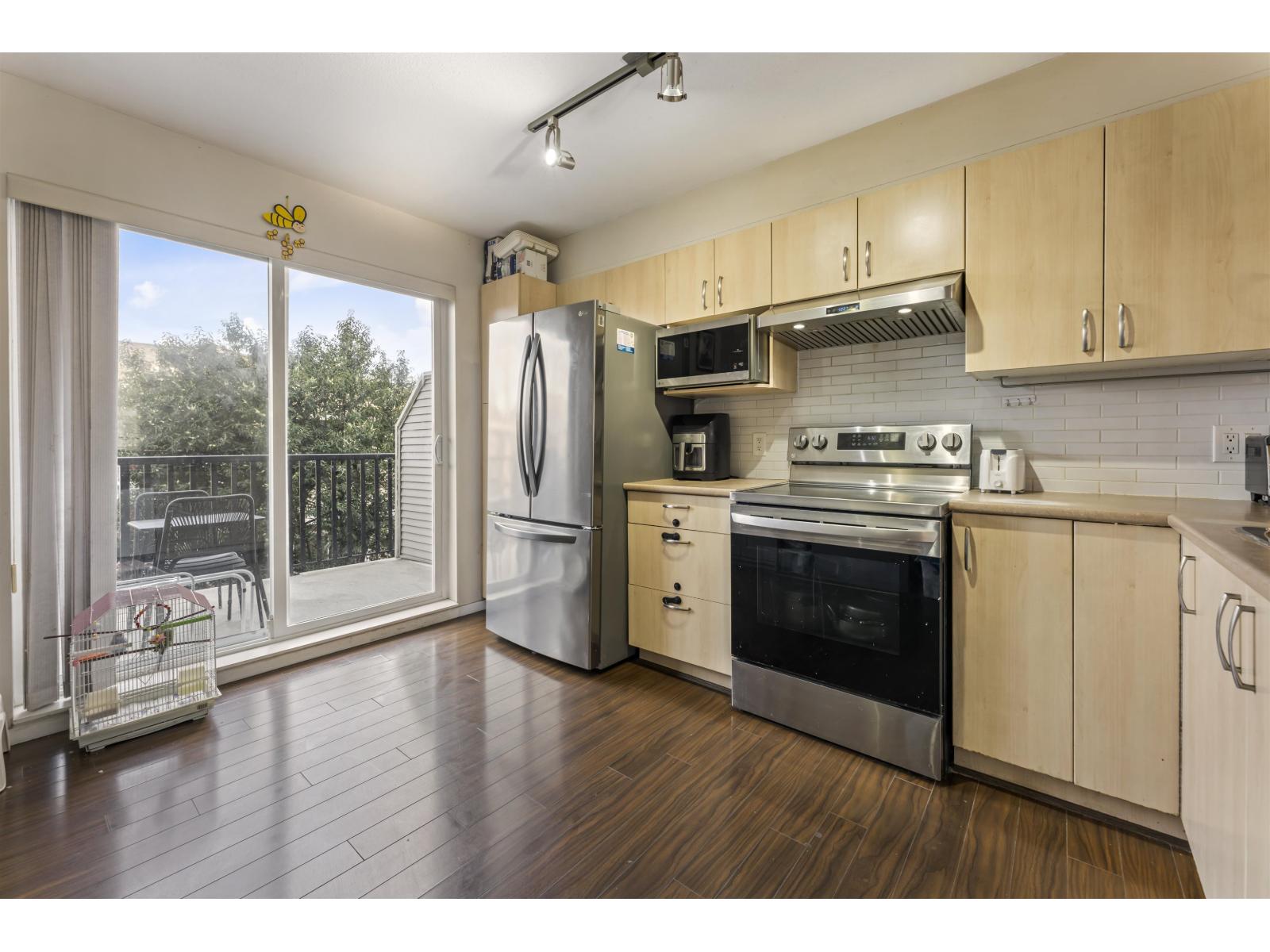 85 15155 62a Avenue Property Photo 8