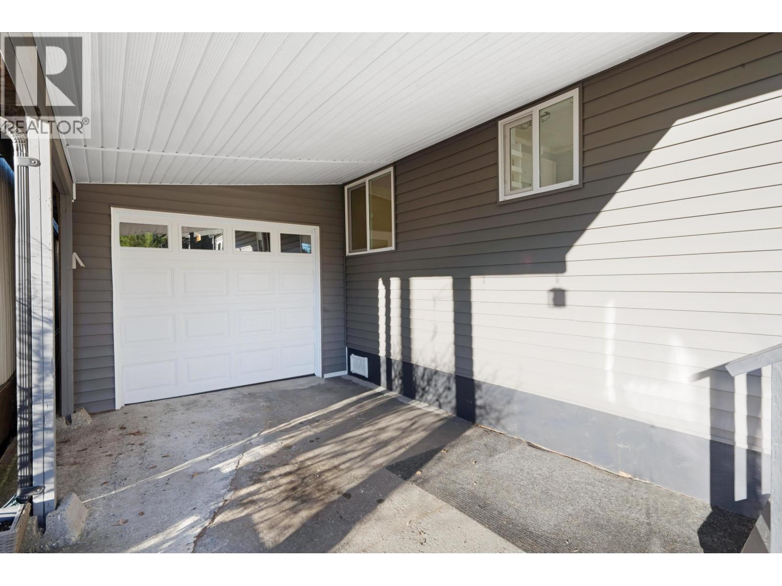23206 Calvin Crescent Property Photo 4