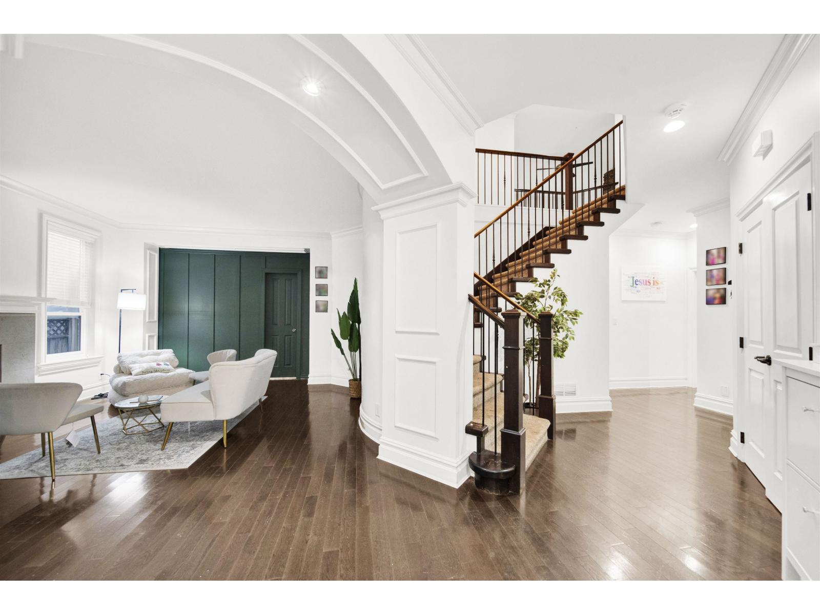 9467 163 Street Property Photo 2