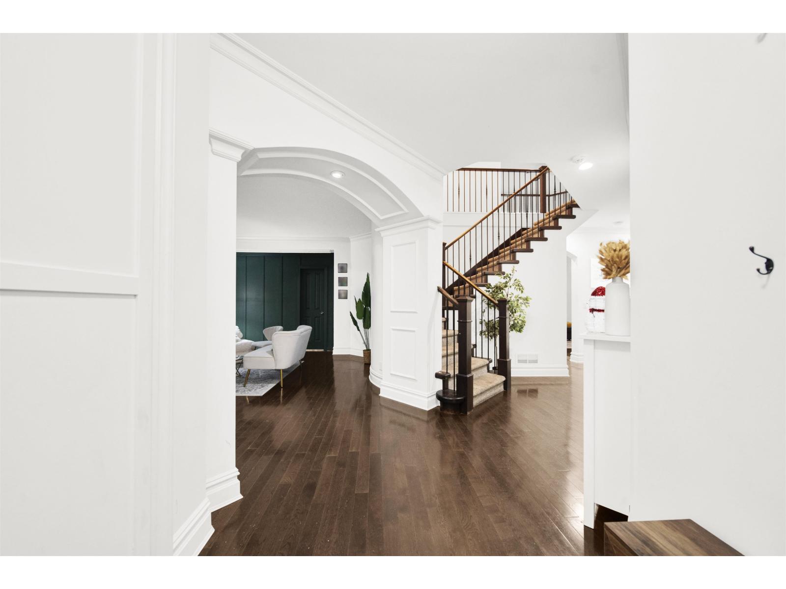 9467 163 Street Property Photo 3