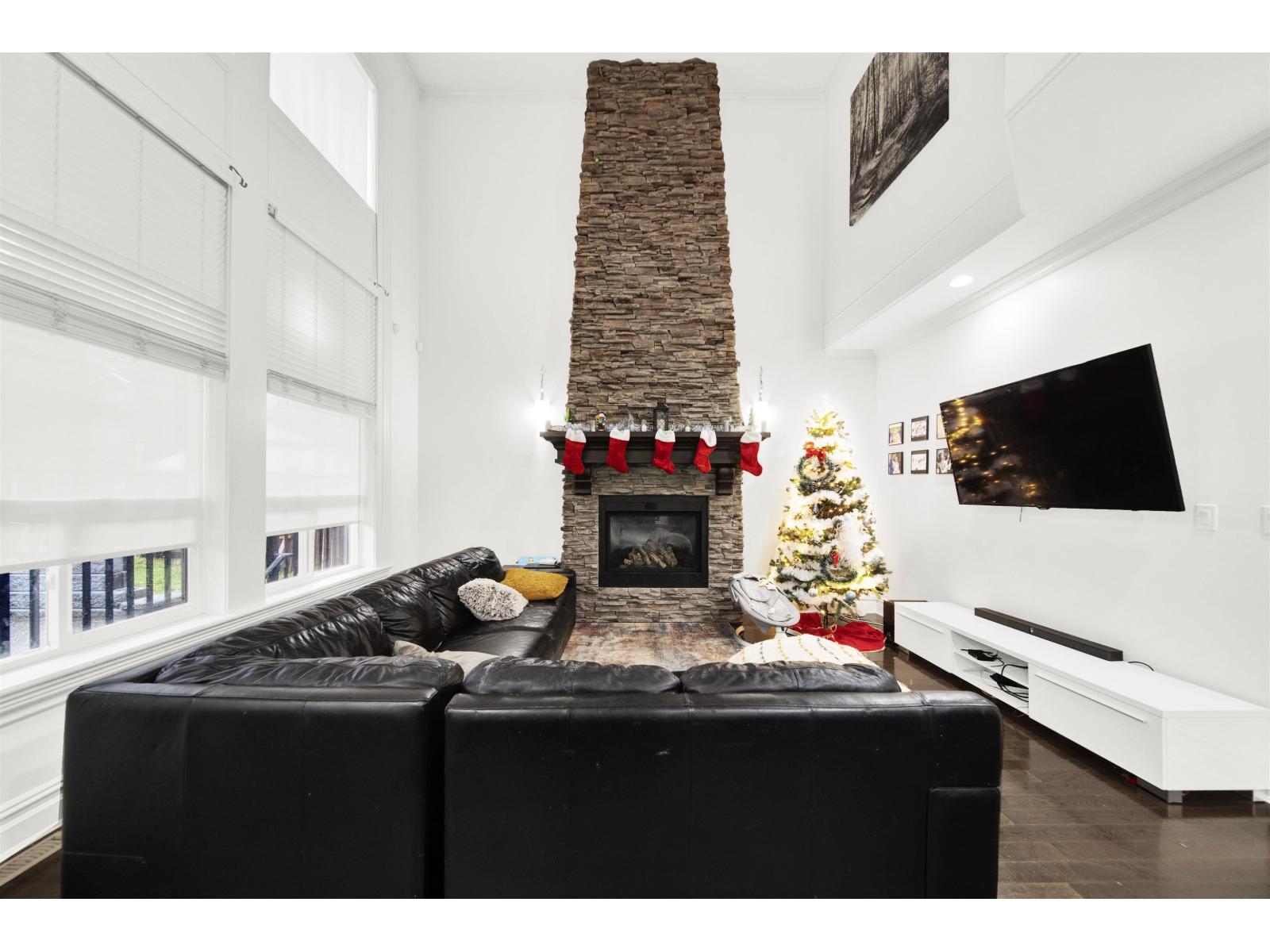 9467 163 Street Property Photo 4
