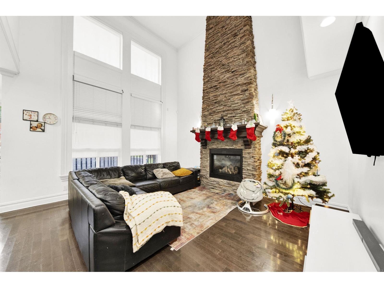 9467 163 Street Property Photo 5