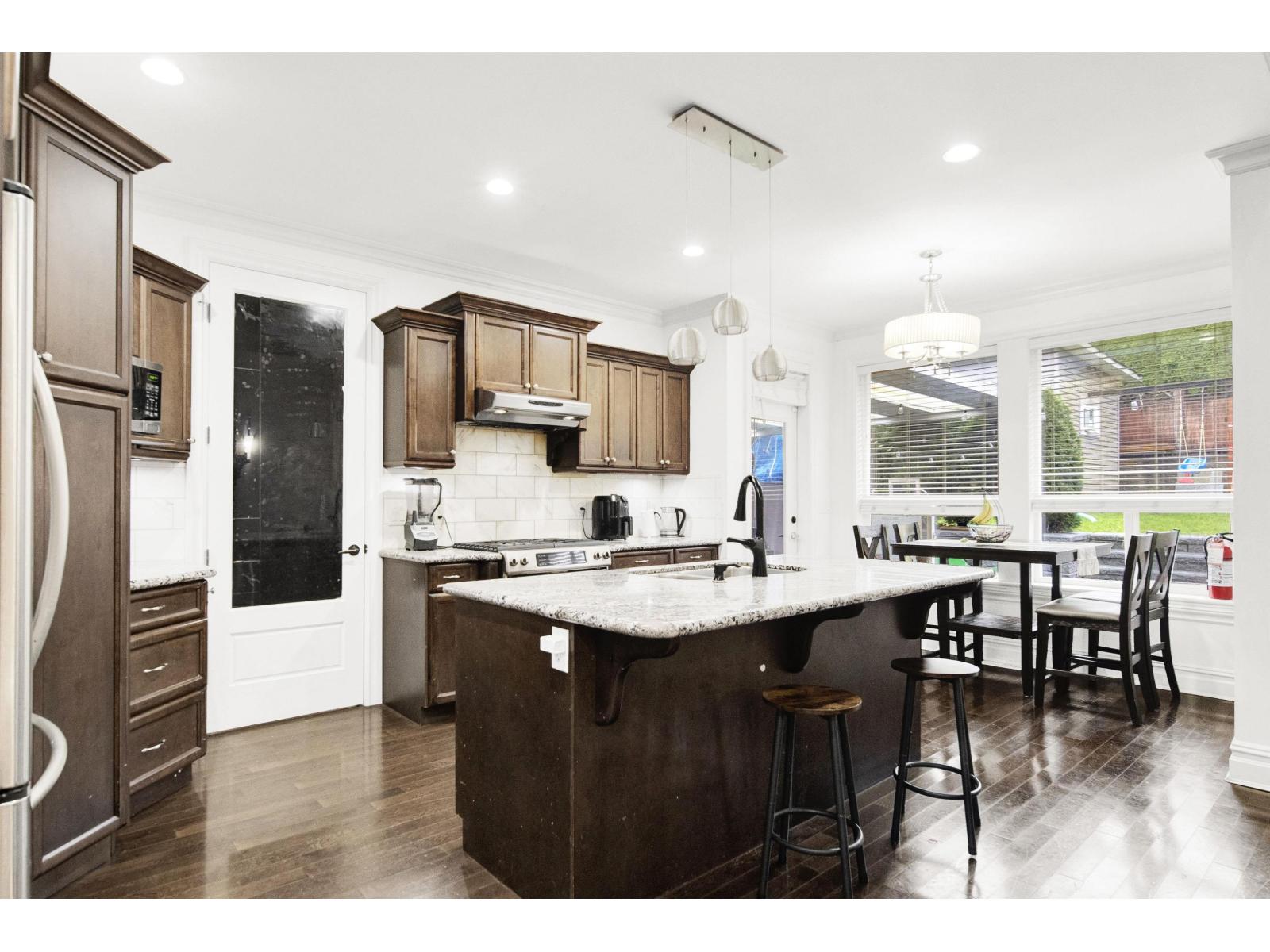 9467 163 Street Property Photo 8