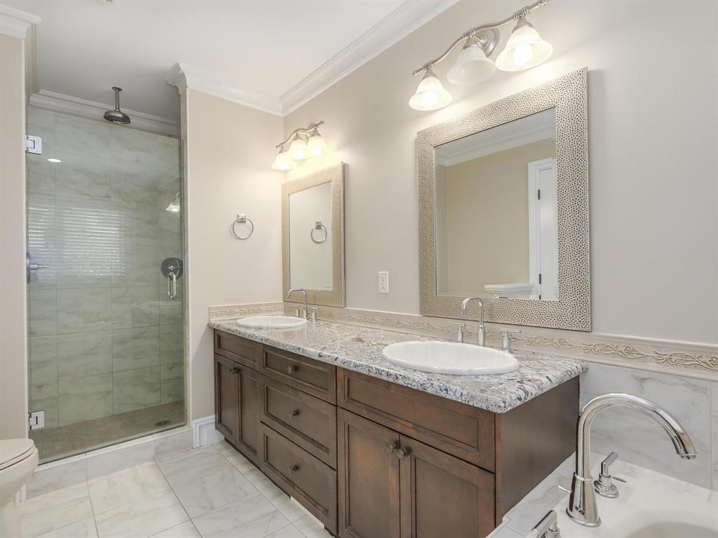 9467 163 Street Property Photo 13