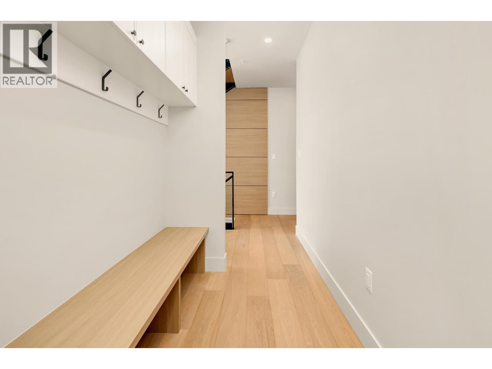 5 3407 Mamquam Road Property Photo 11