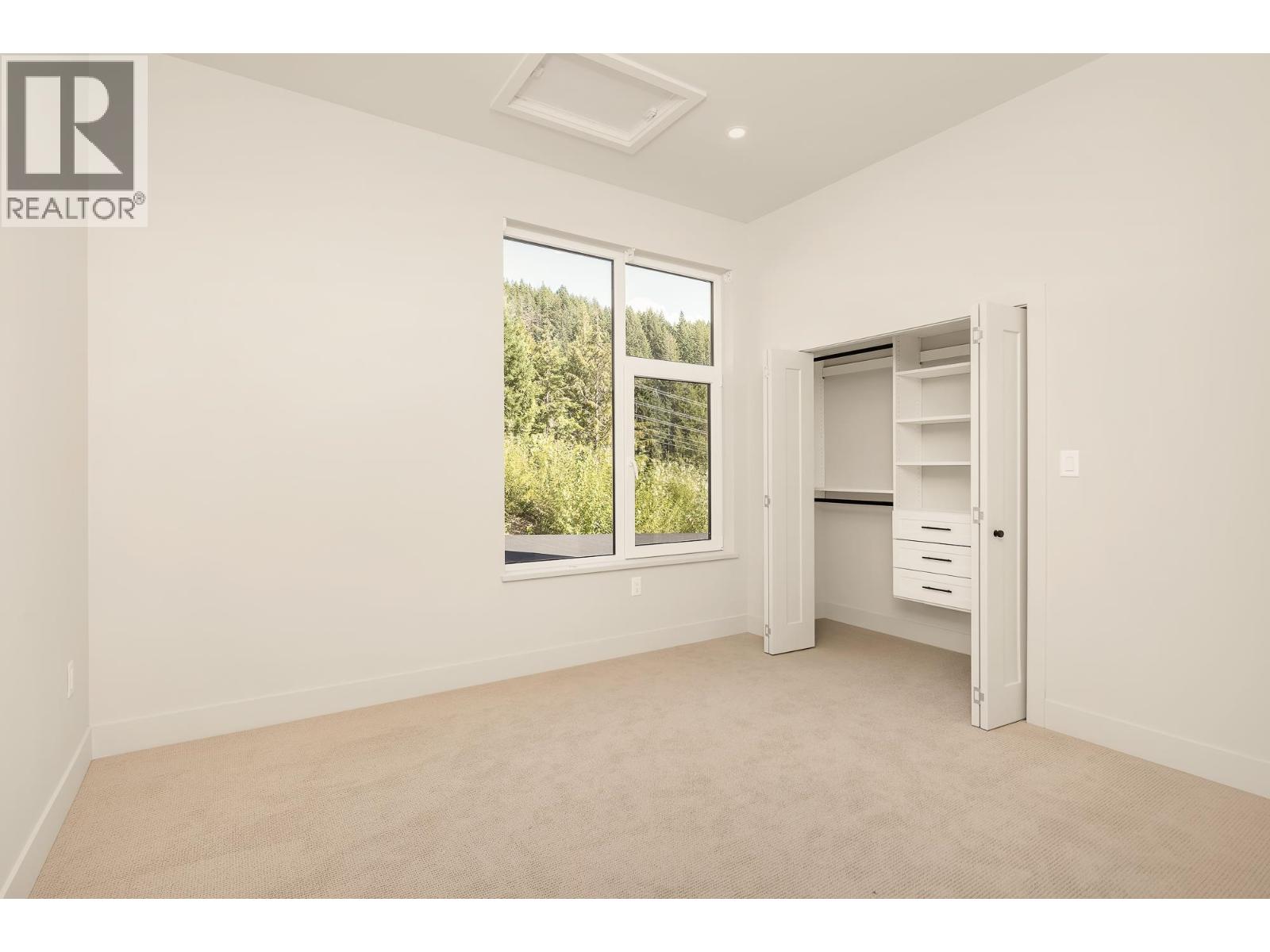 5 3407 Mamquam Road Property Photo 12