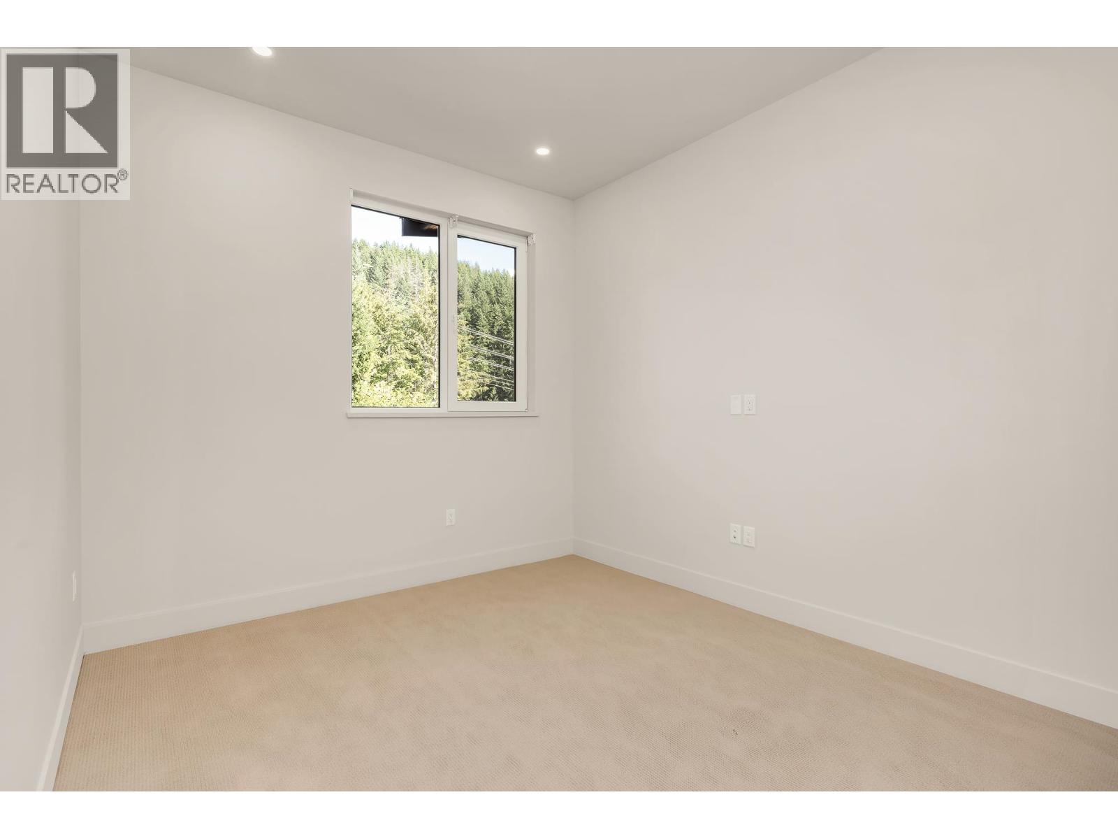 5 3407 Mamquam Road Property Photo 14