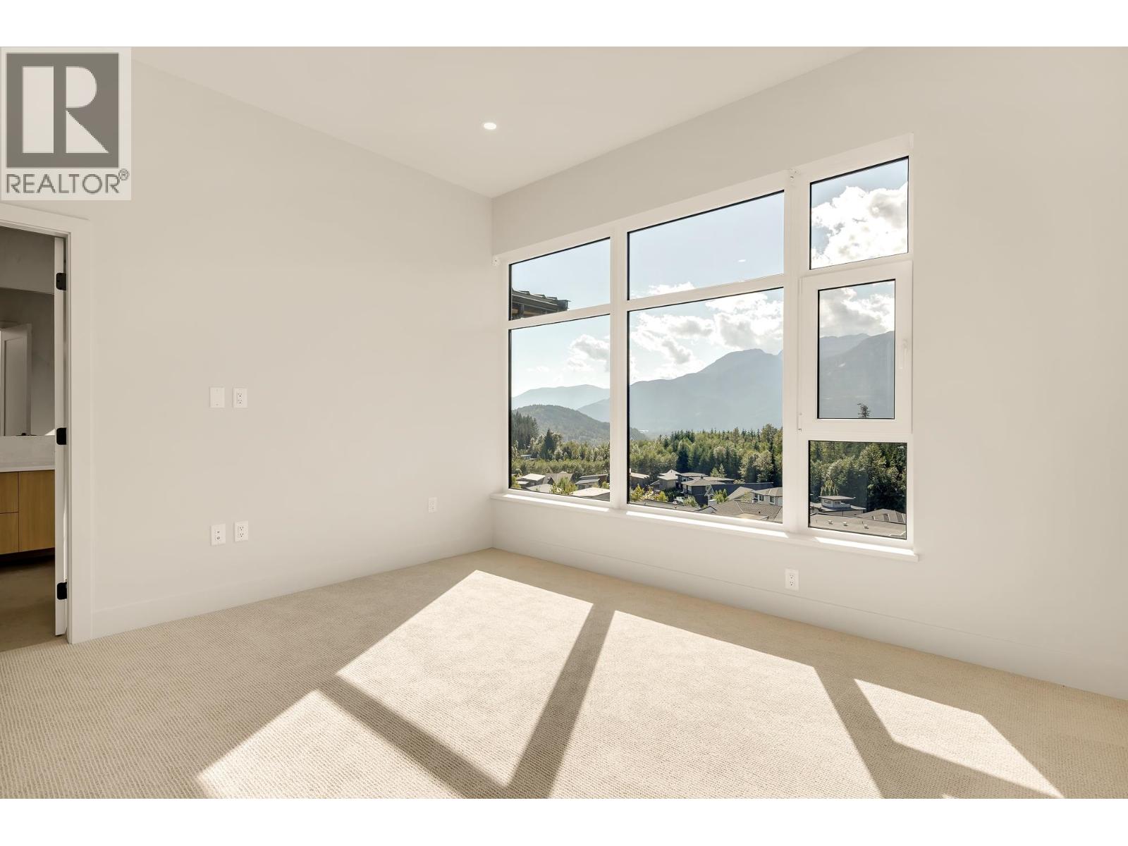 5 3407 Mamquam Road Property Photo 16