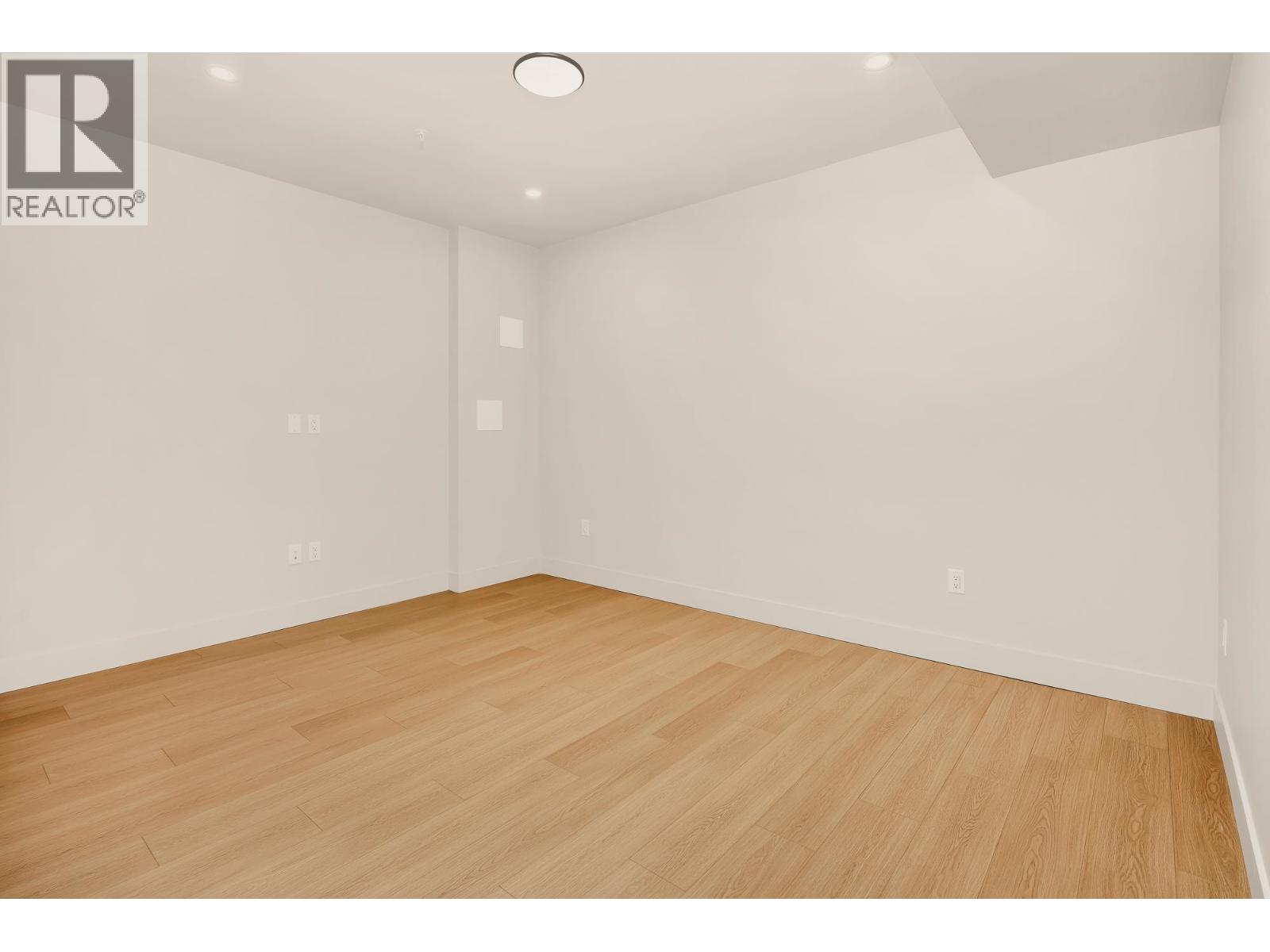 5 3407 Mamquam Road Property Photo 23