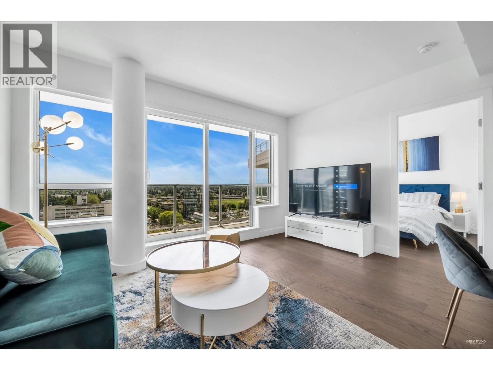1807 5788 Gilbert Road Property Photo 4