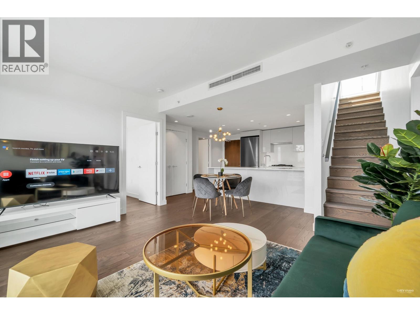 1807 5788 Gilbert Road Property Photo 9