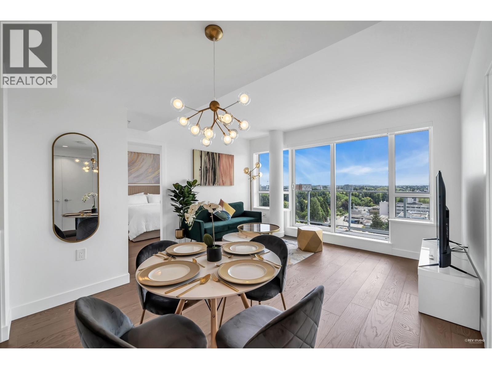 1807 5788 Gilbert Road Property Photo 10