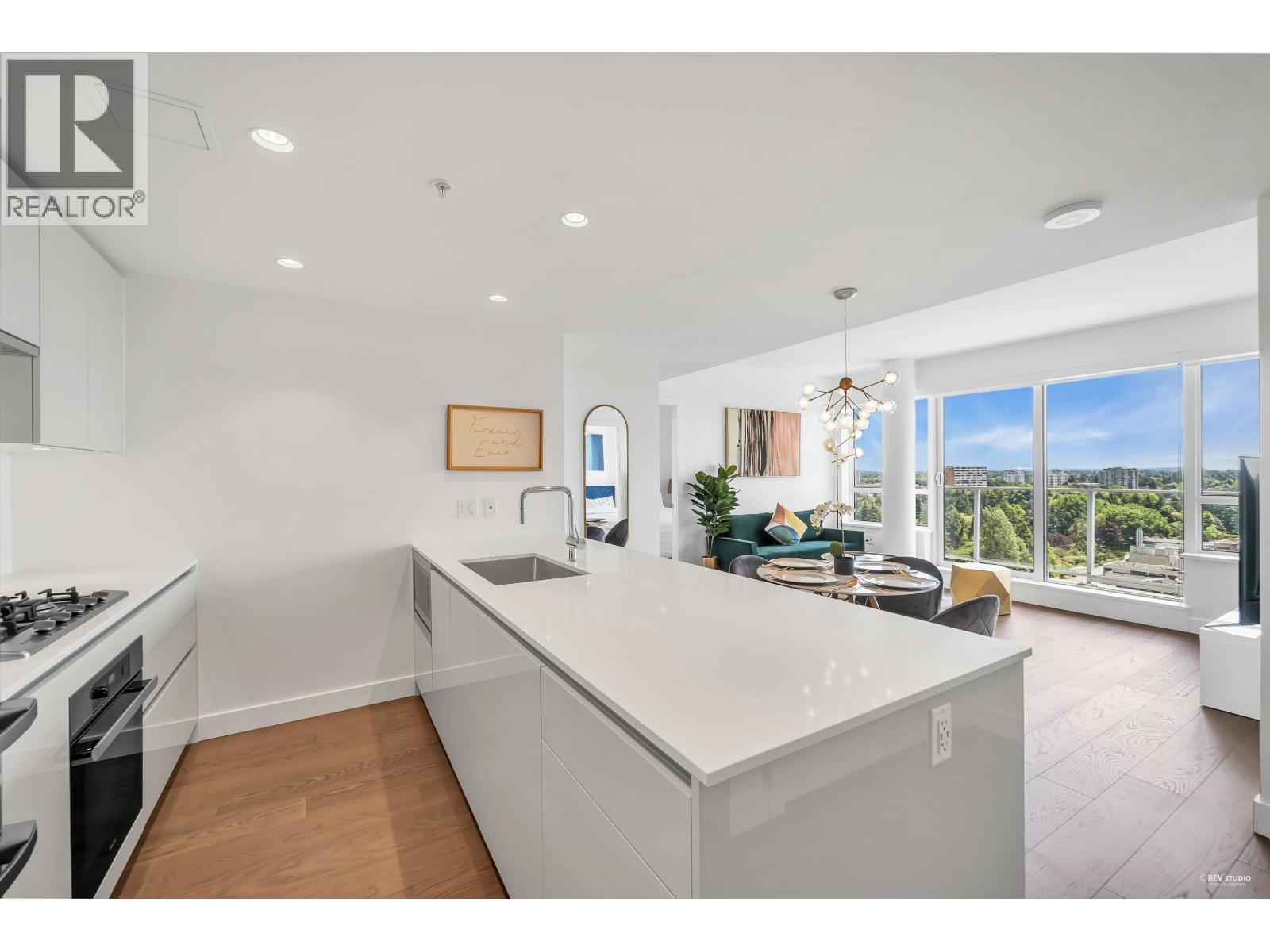 1807 5788 Gilbert Road Property Photo 12