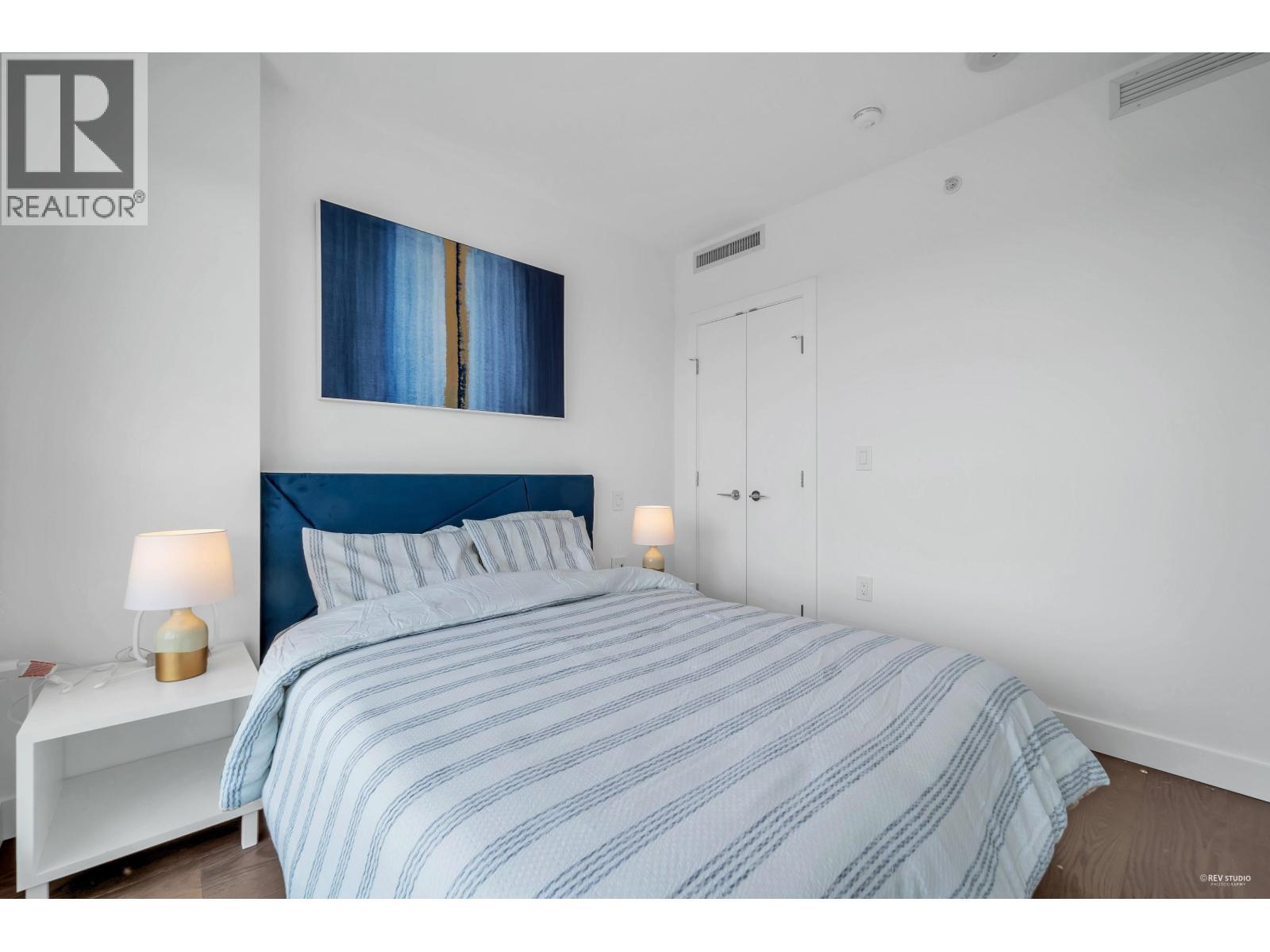 1807 5788 Gilbert Road Property Photo 14