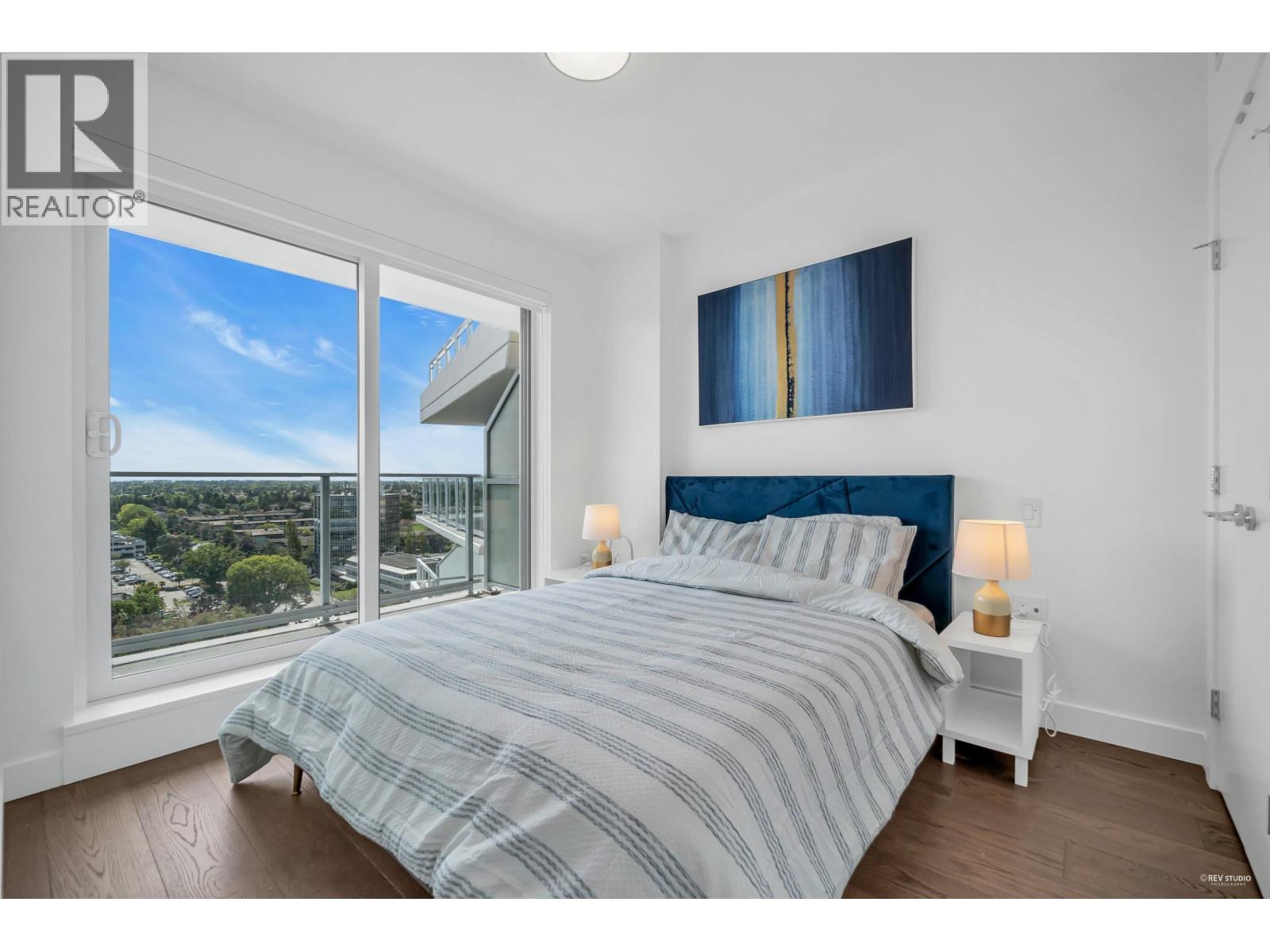 1807 5788 Gilbert Road Property Photo 15