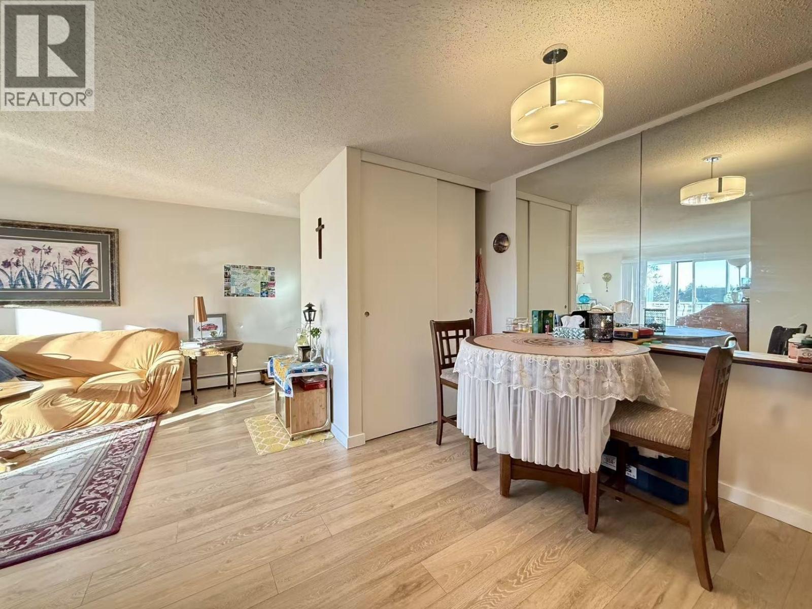 302 7260 Lindsay Road Property Photo 4