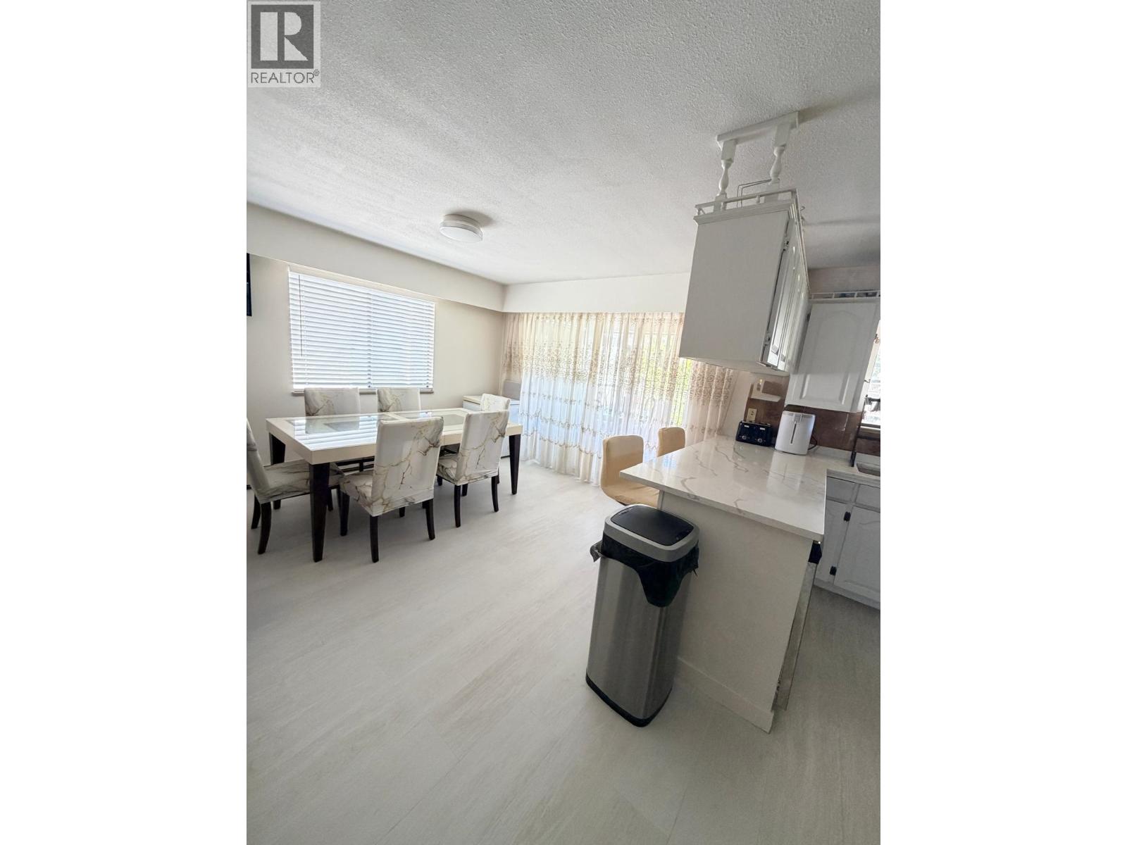 4421 Parker Street Property Photo 6