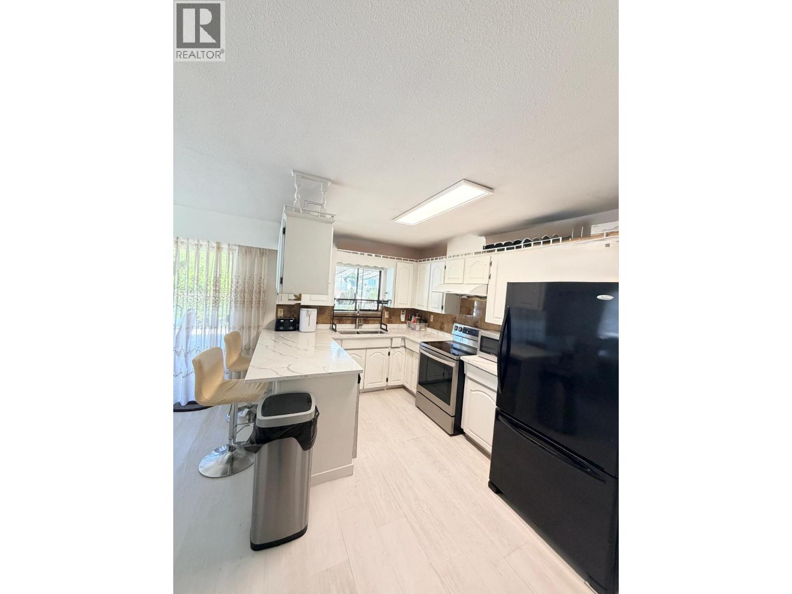 4421 Parker Street Property Photo 7