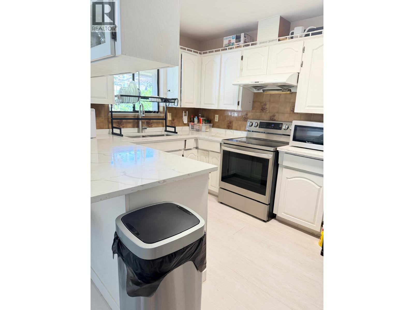 4421 Parker Street Property Photo 8