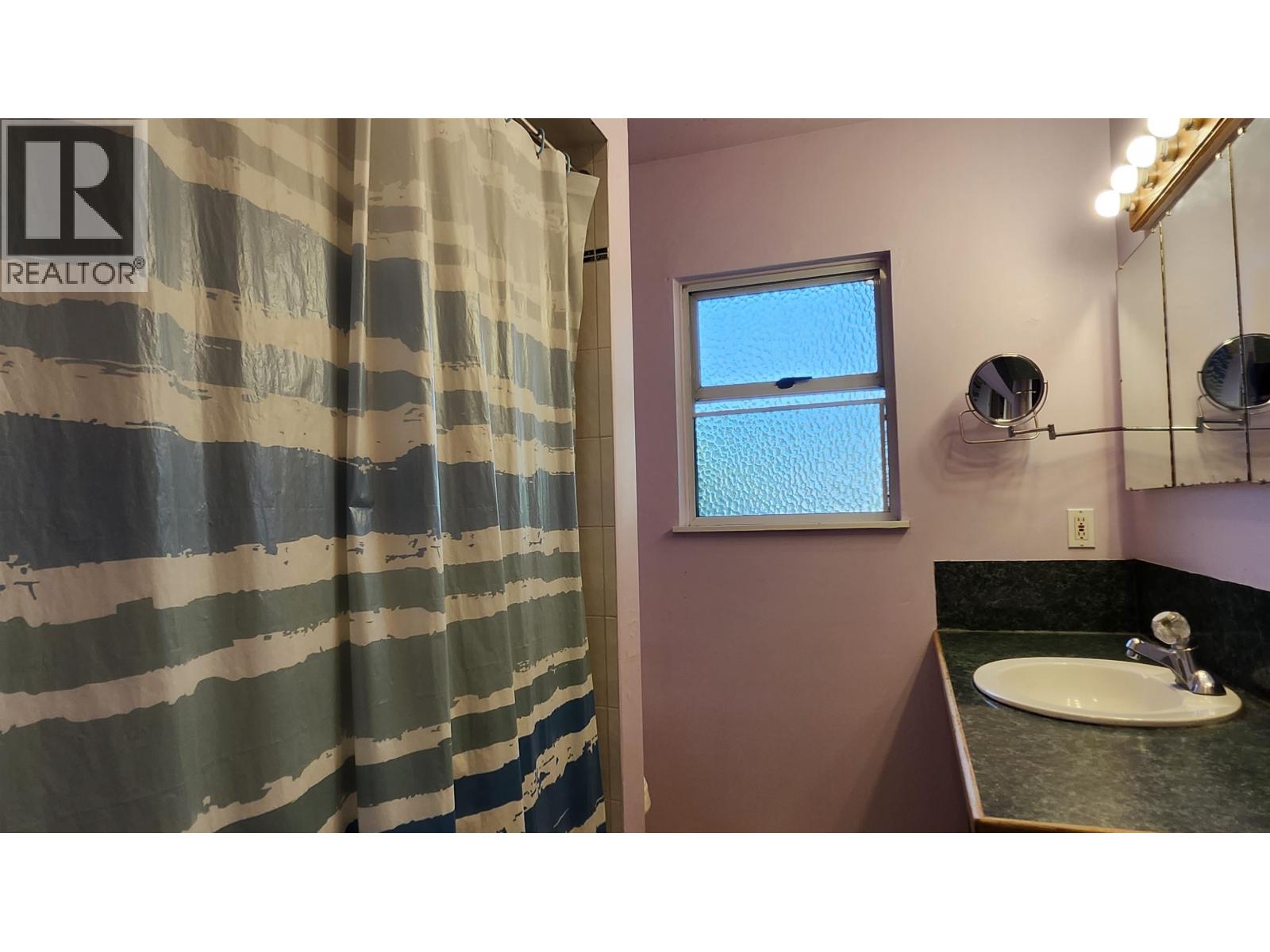 11400 Seafield Crescent Property Photo 8
