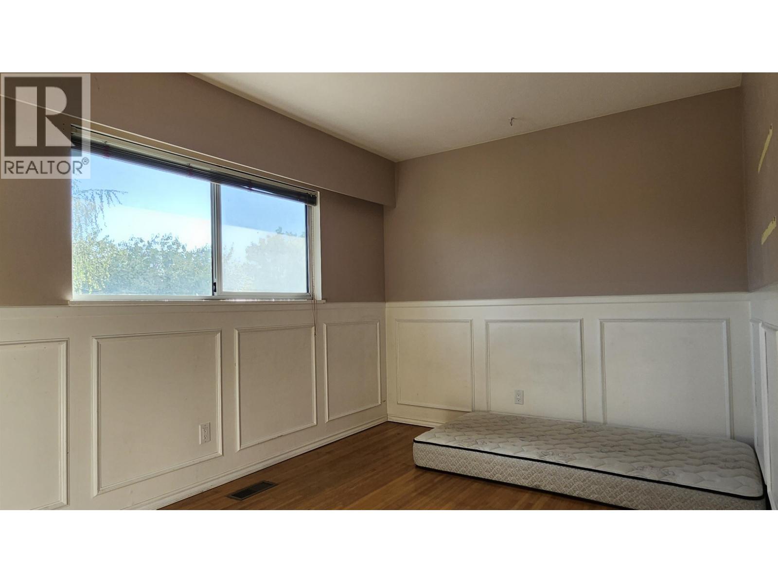 11400 Seafield Crescent Property Photo 9