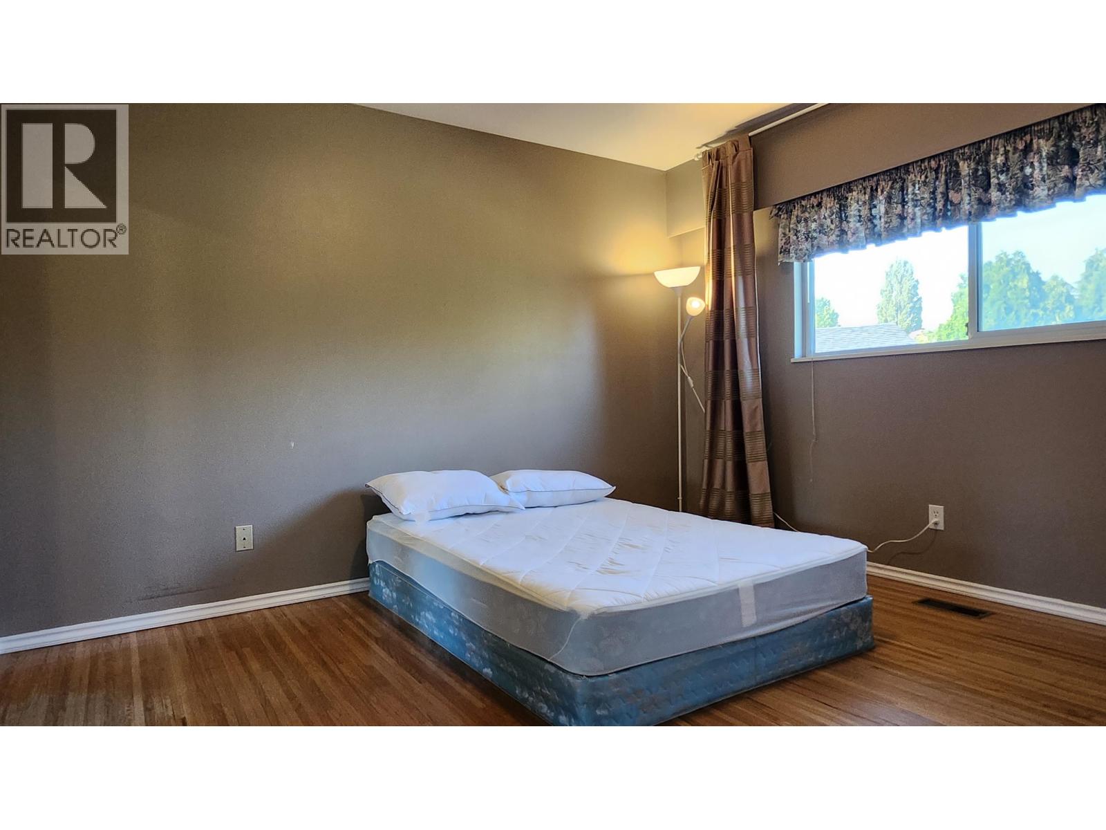 11400 Seafield Crescent Property Photo 11