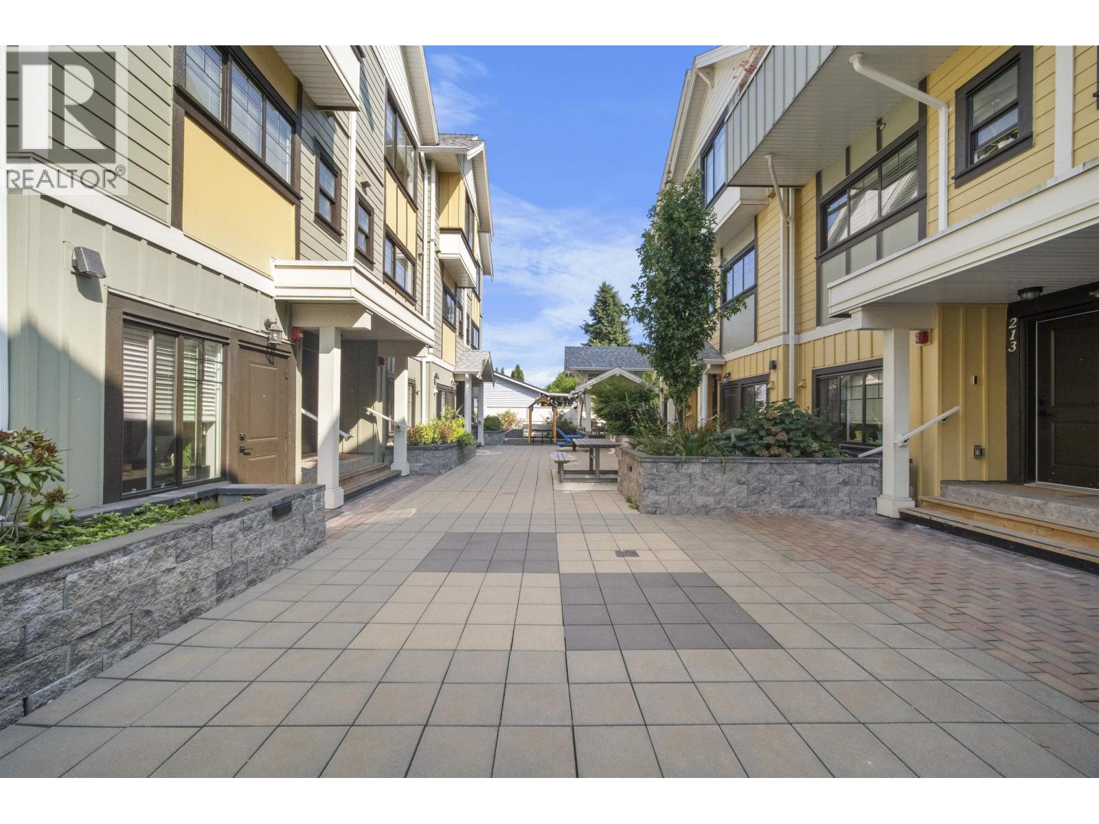 205 80 Elgin Street Property Photo 3