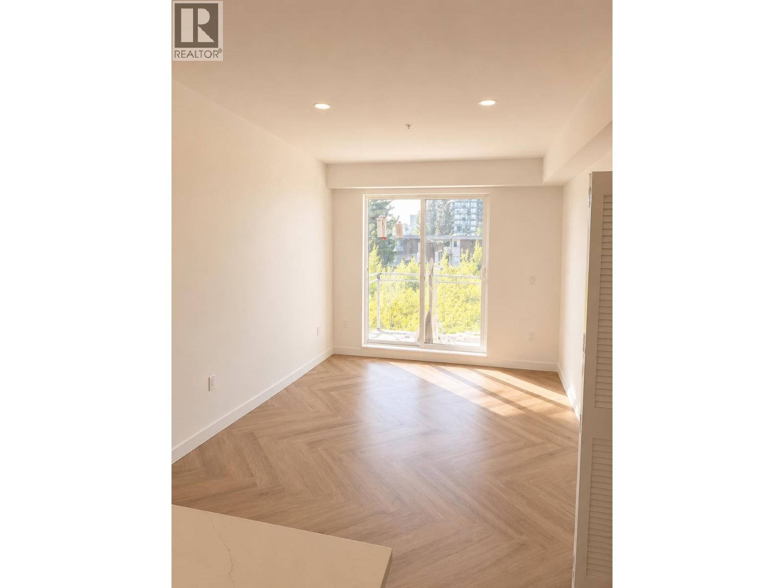 212 599 Dansey Avenue Property Photo 7
