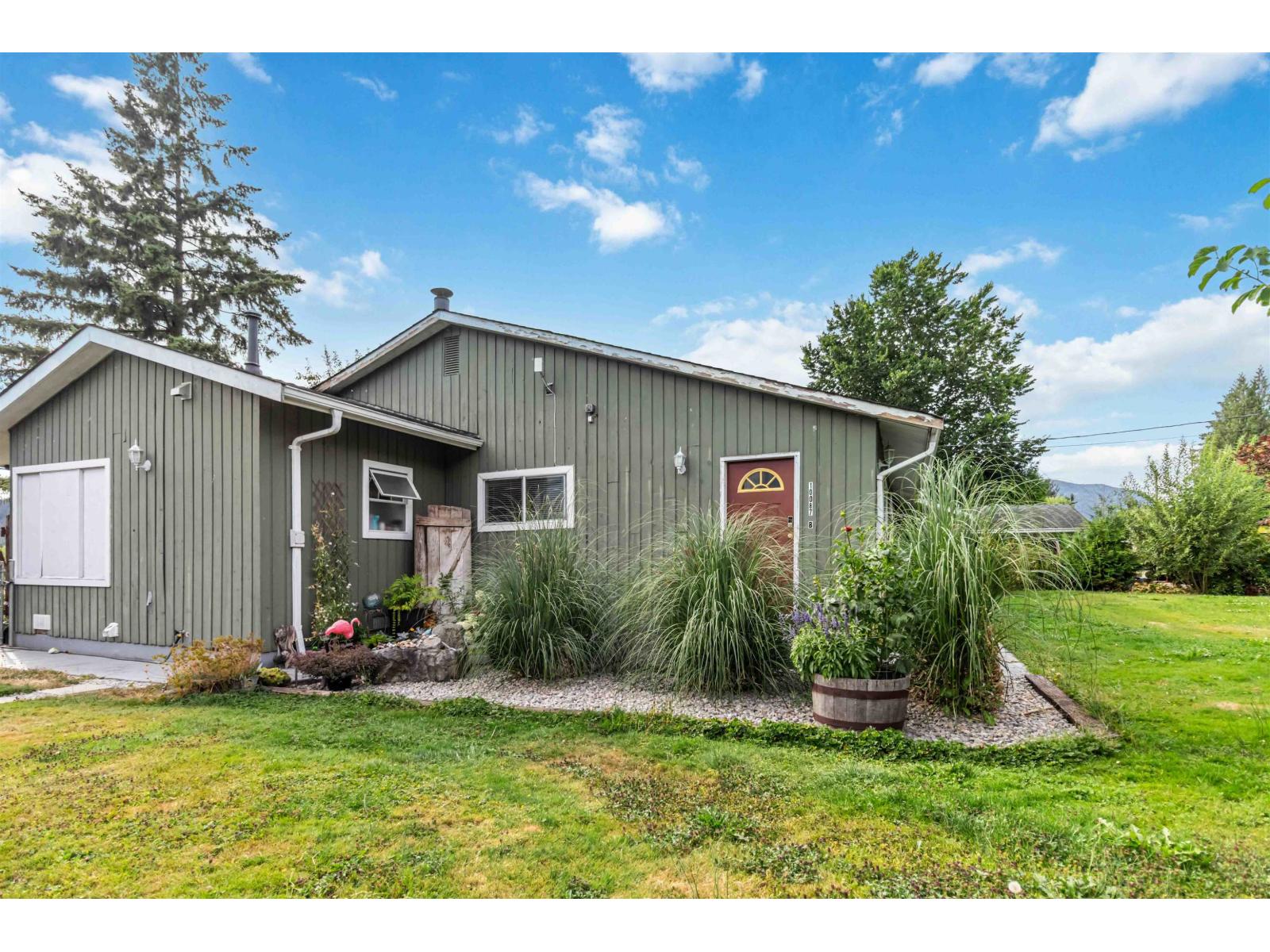 10087 Mountainview Road Property Photo 4