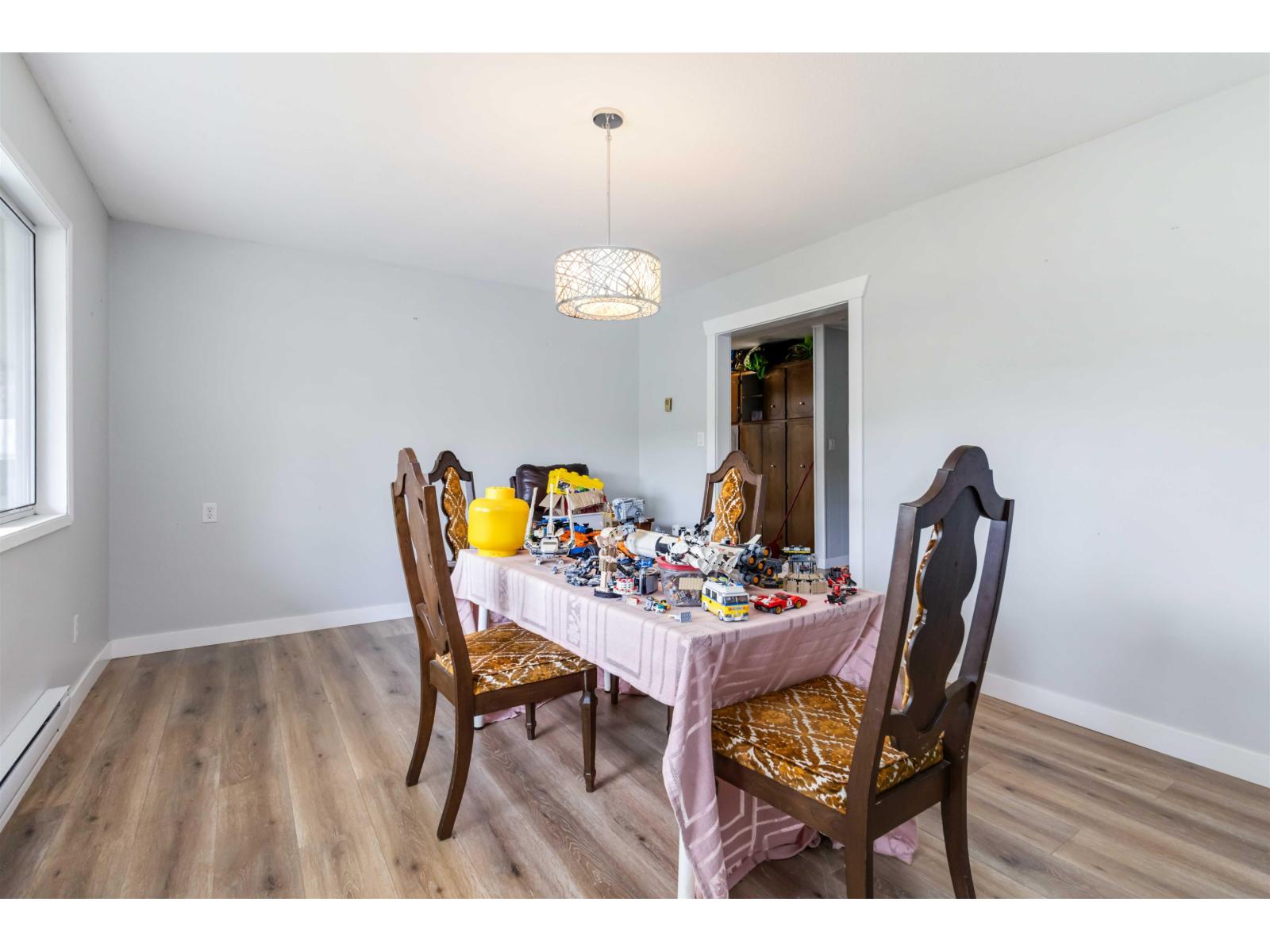 10087 Mountainview Road Property Photo 13