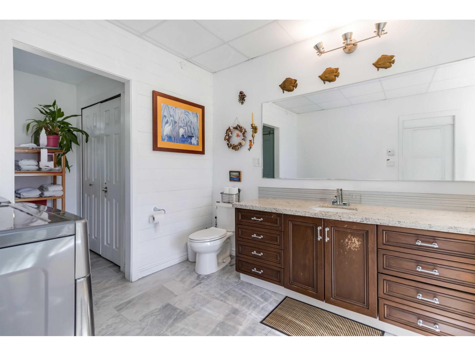 10087 Mountainview Road Property Photo 15